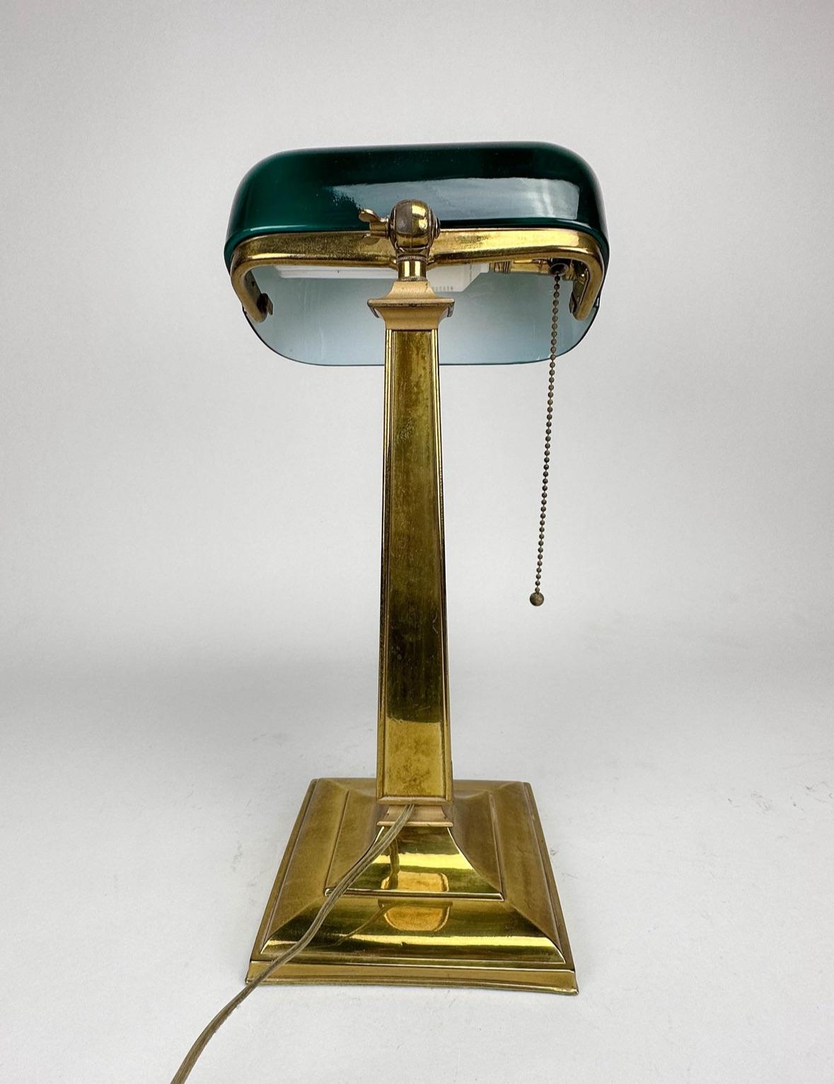Antique Emeralite Bankers Desk Lamp 8734 by McFaddin Co