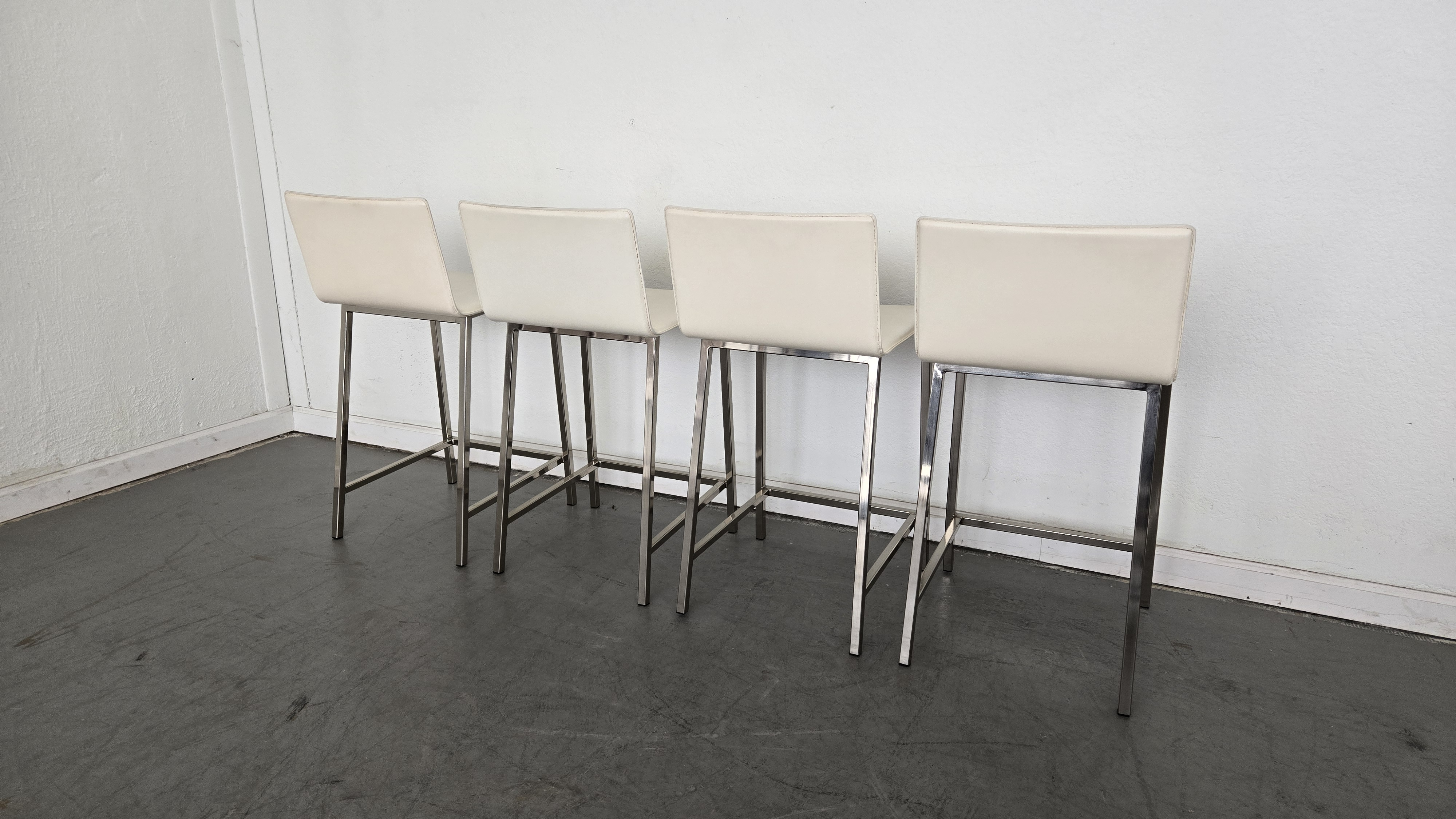CB2 シービーツー　バースツール cb2 phoenix bar stools Set of 3 CB2 Phoenix Bar Stools | Grandview Mercantile