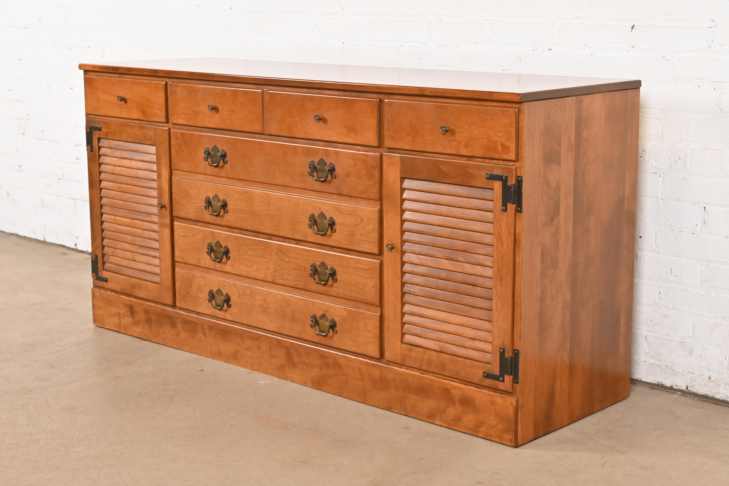 Ethan Allen American Colonial Solid Maple Eleven-Drawer Dresser or