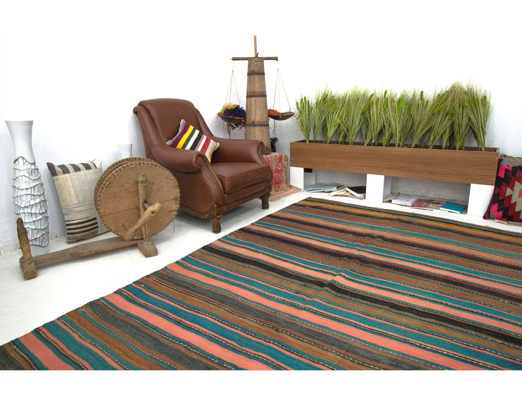 1960s Vintage Turkish Denizli Kilim Rug- 5′4″ × 11′5″