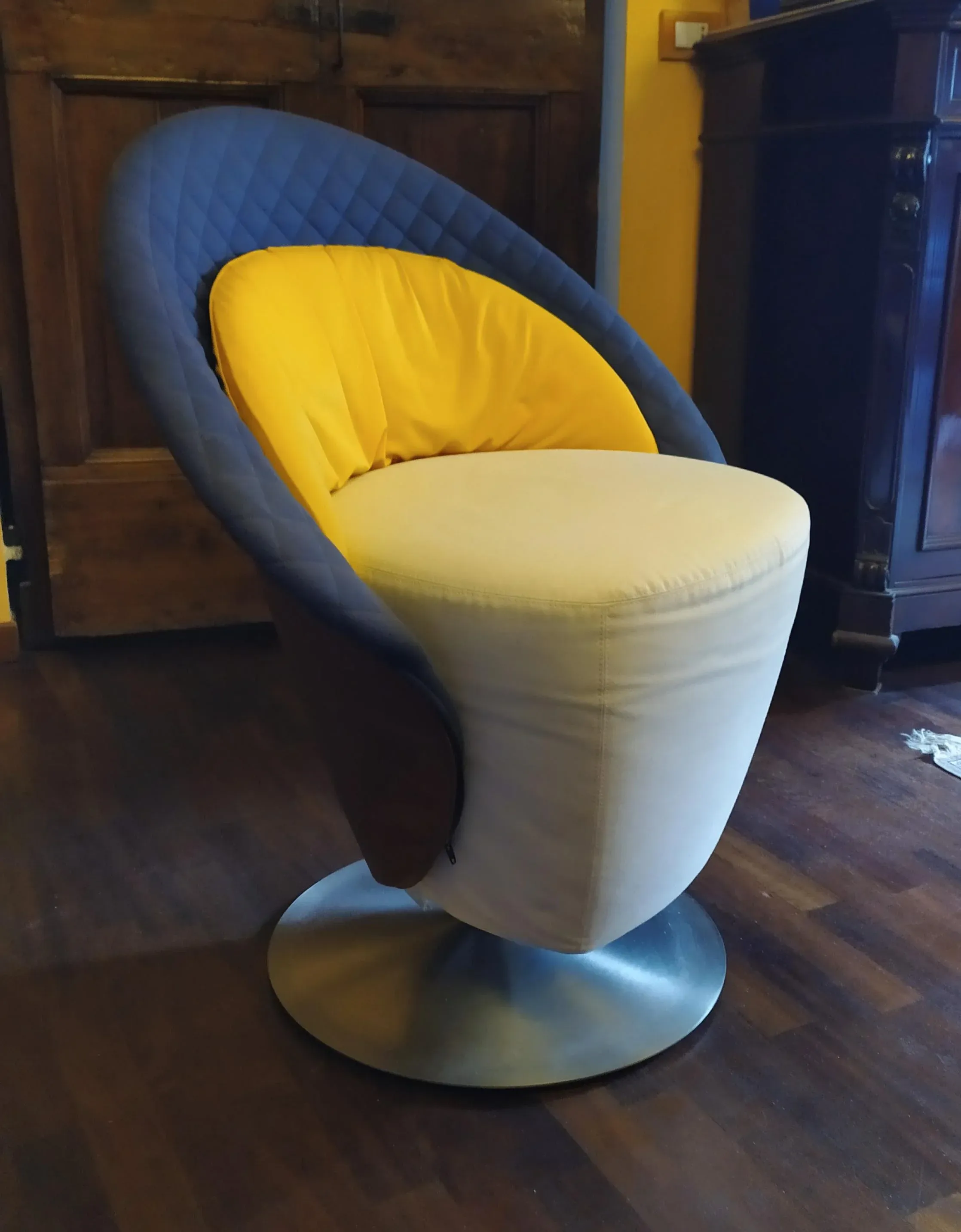 Small Italian Swivel Armchair, 1980s