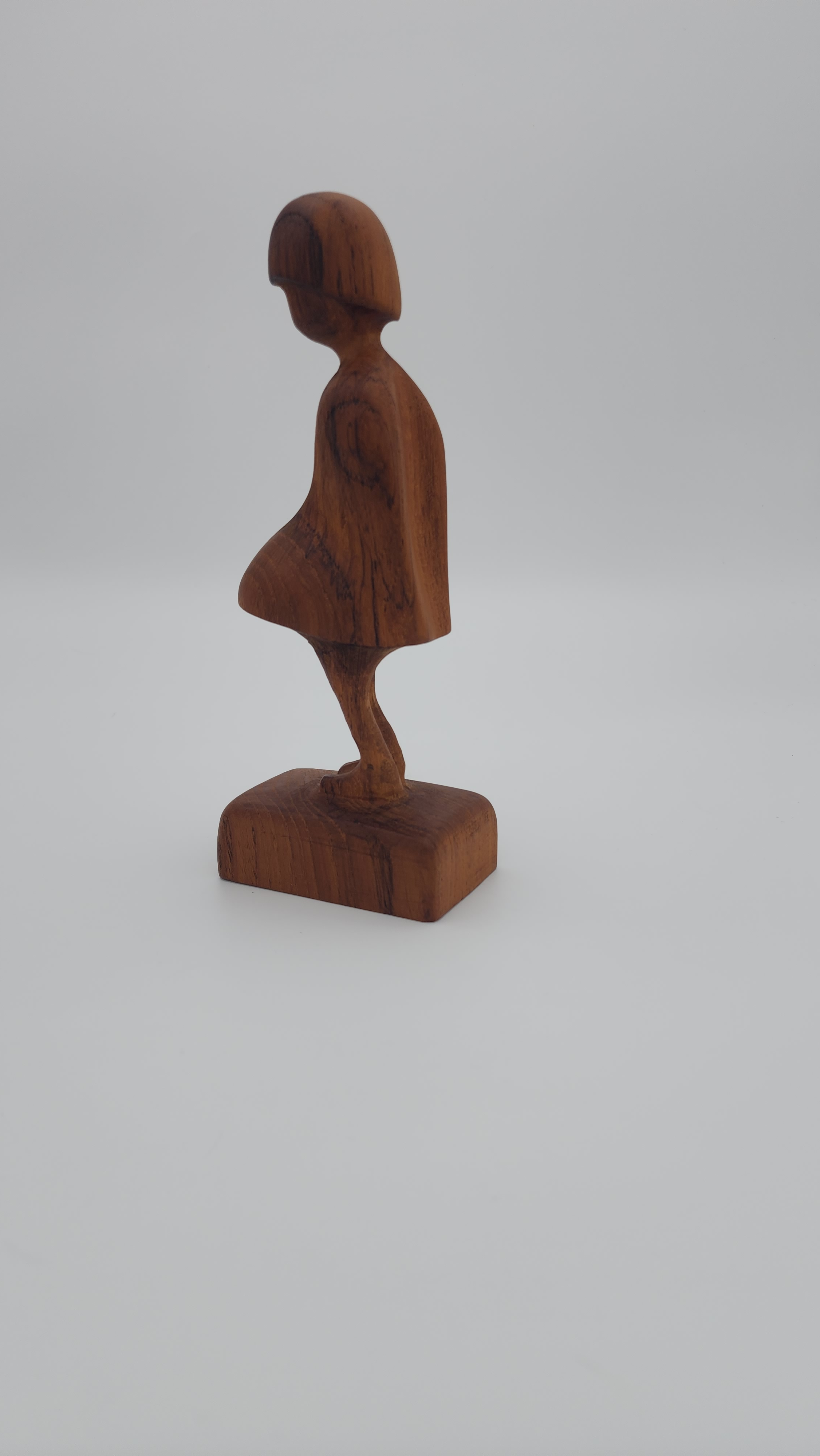 【希少】arne basse Denmark wood sculpture Vintage Arne Basse Teak Sculpture: 1960s MCM Danish Girl Art