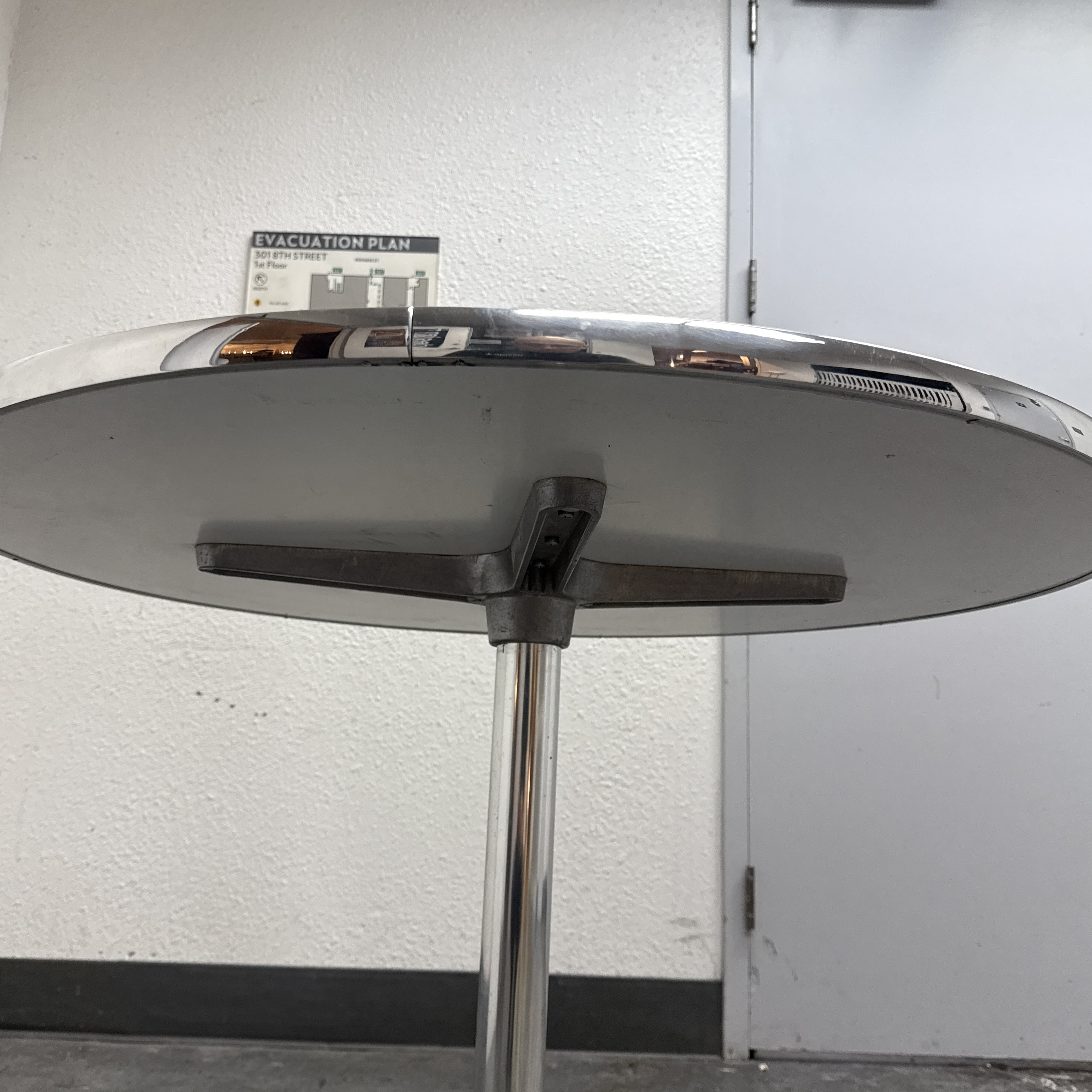 AMAT3 アマット3 Jorge Pensi カウンターテーブル　ハイ Jorge Pensi for Amat-3/Knoll International Aluminum Table | Chairish