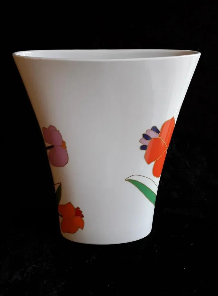 Vintage German Op-Art Vase in White Porcelain by Wolf Bauer for