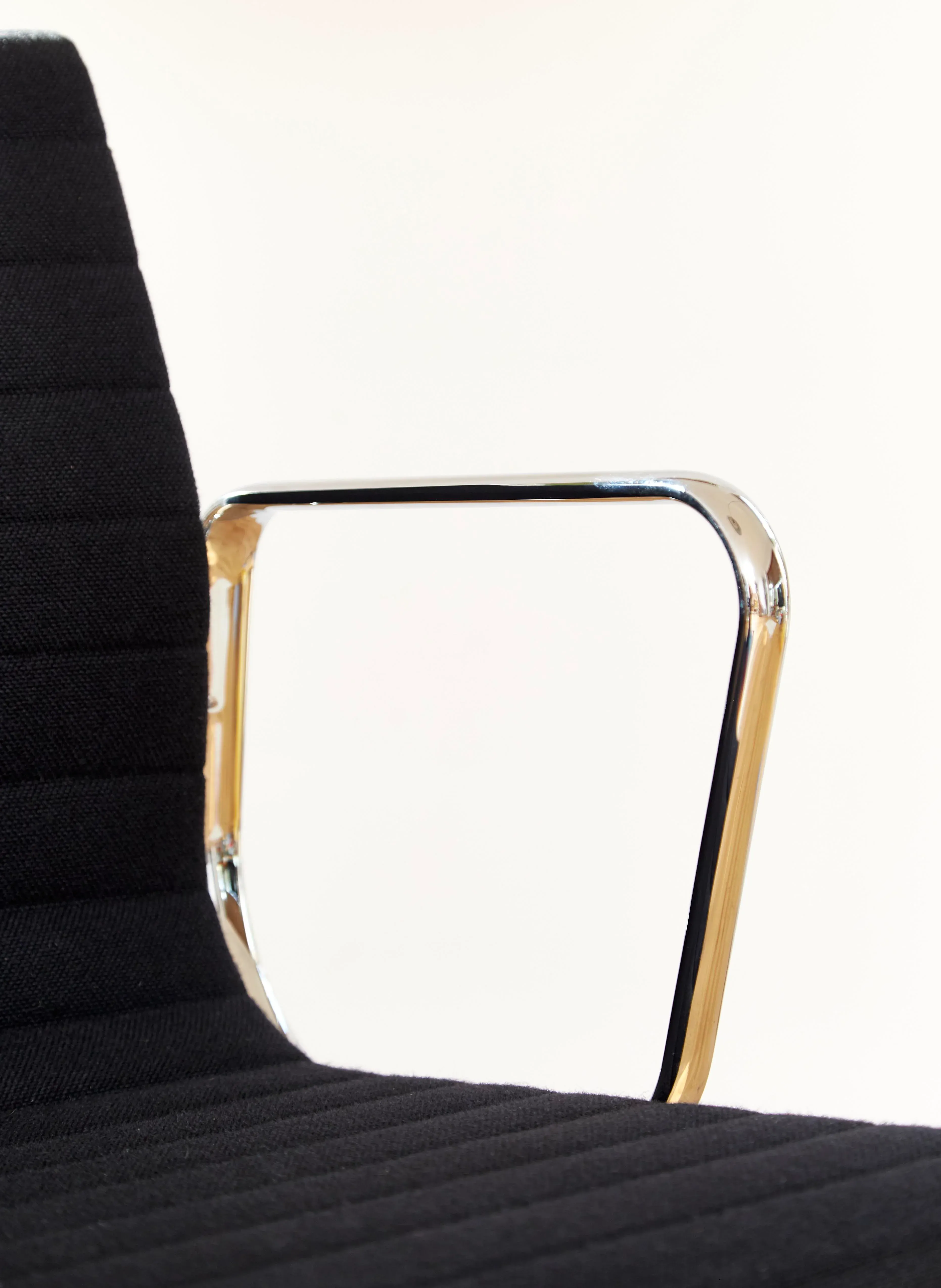 EA 108 Swivel Chair by Charles & Ray Eames for Vitra
