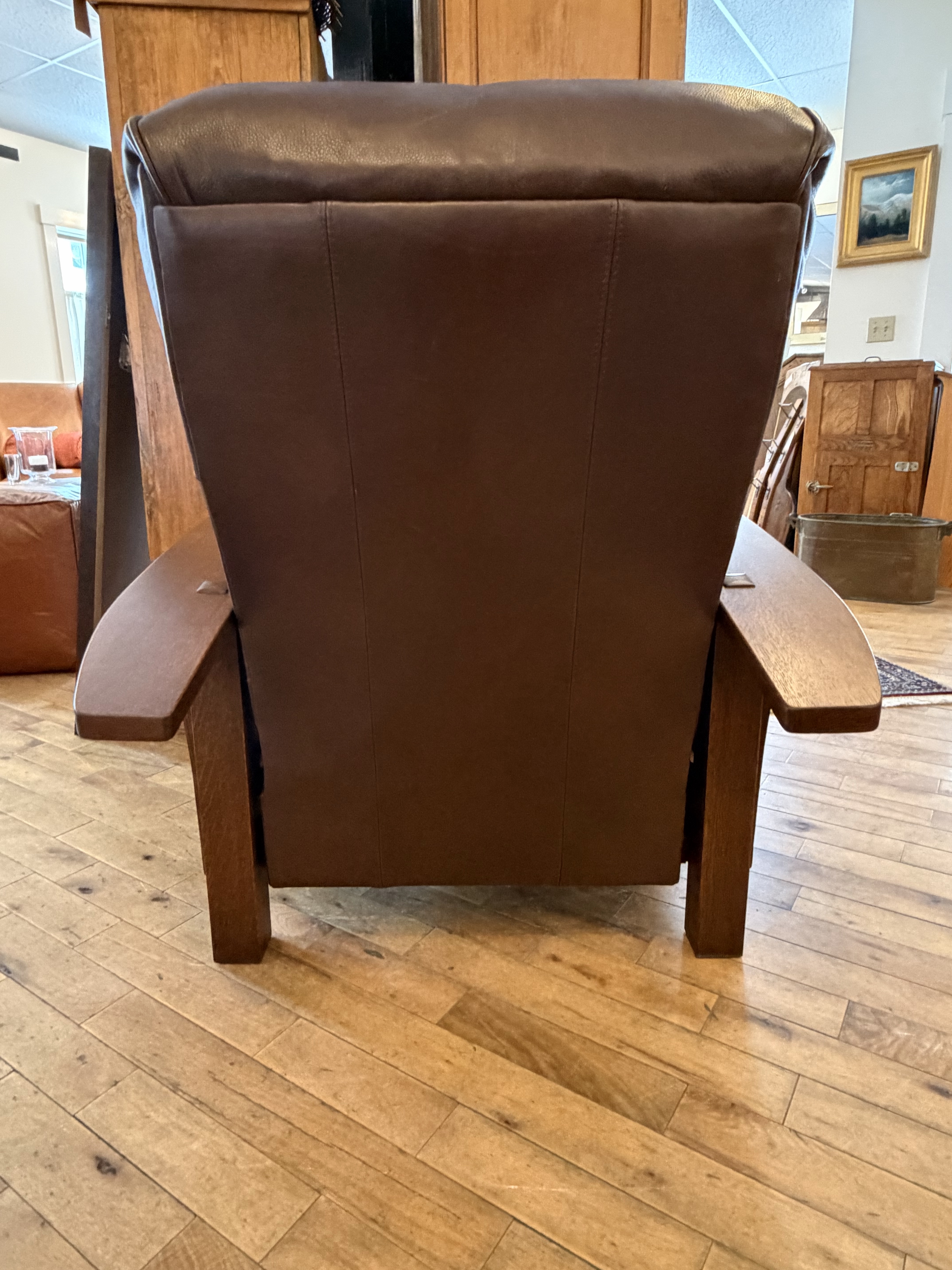 Bustle Back Bow Arm Recliner