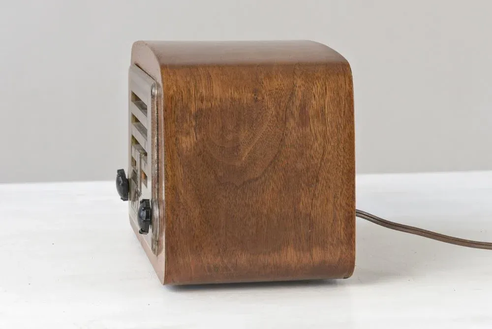 Eames Emerson Radio イームズ ミッドセンチュリー真空管ラジオ Eames Emerson Radio イームズ ミッドセンチュリー真空管ラジオ - メルカリ