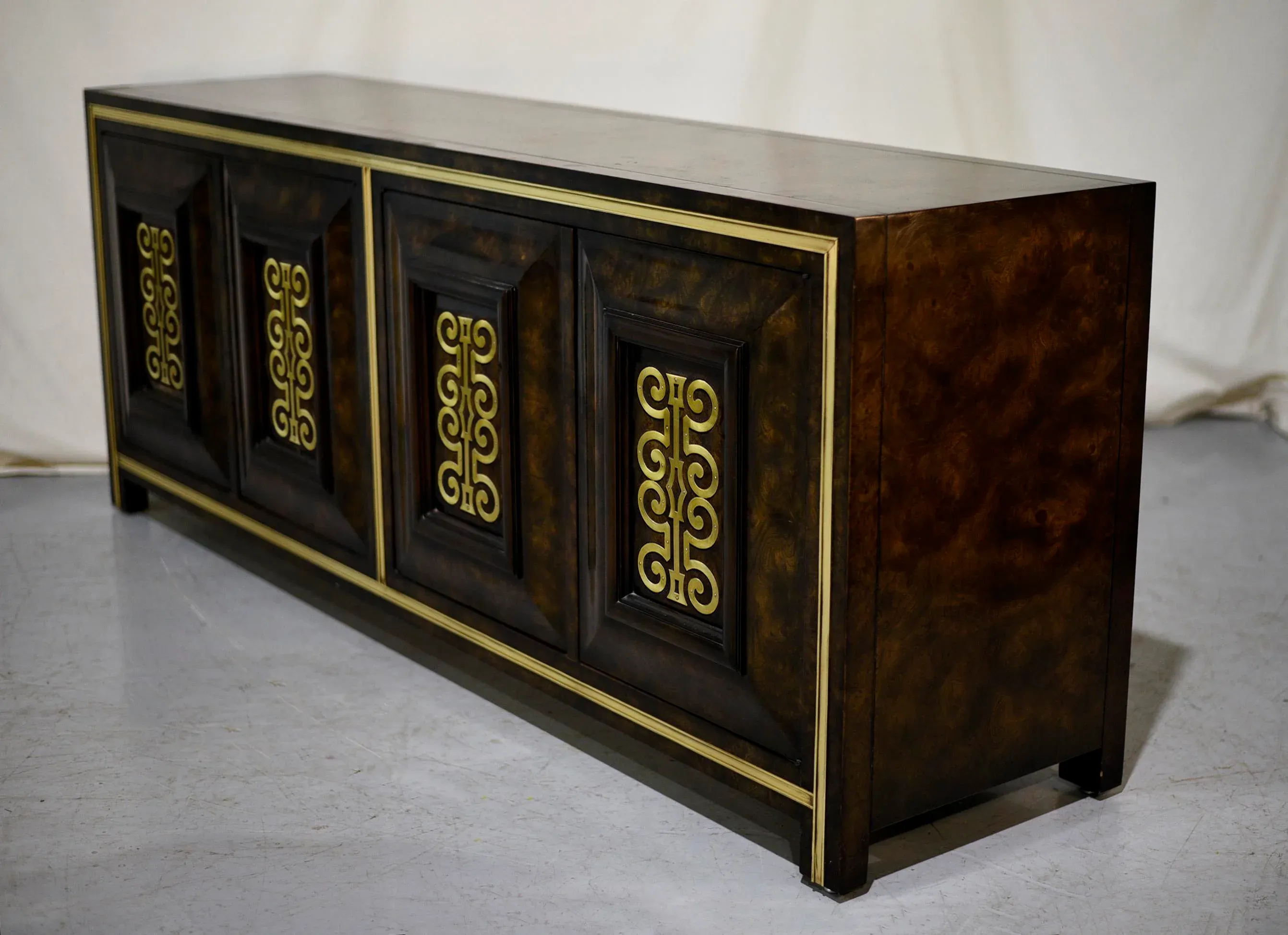 1970s Vintage Mastercraft William Doezema Burled Amboyna Wood and Brass Credenza