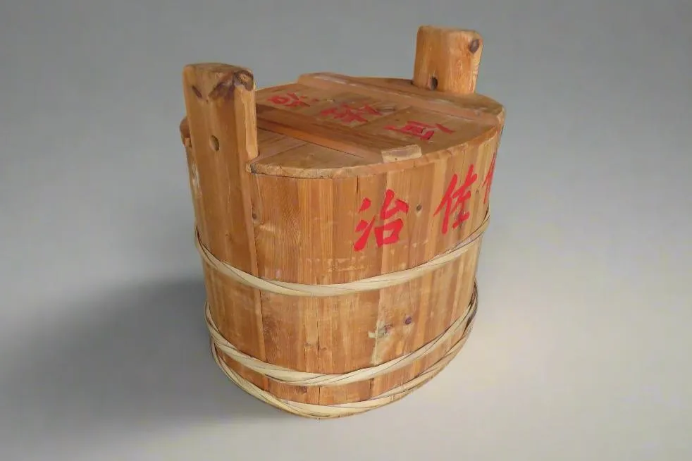 Large Japanese Cedar Yoshino Sugi Sake Tarozake Barrel