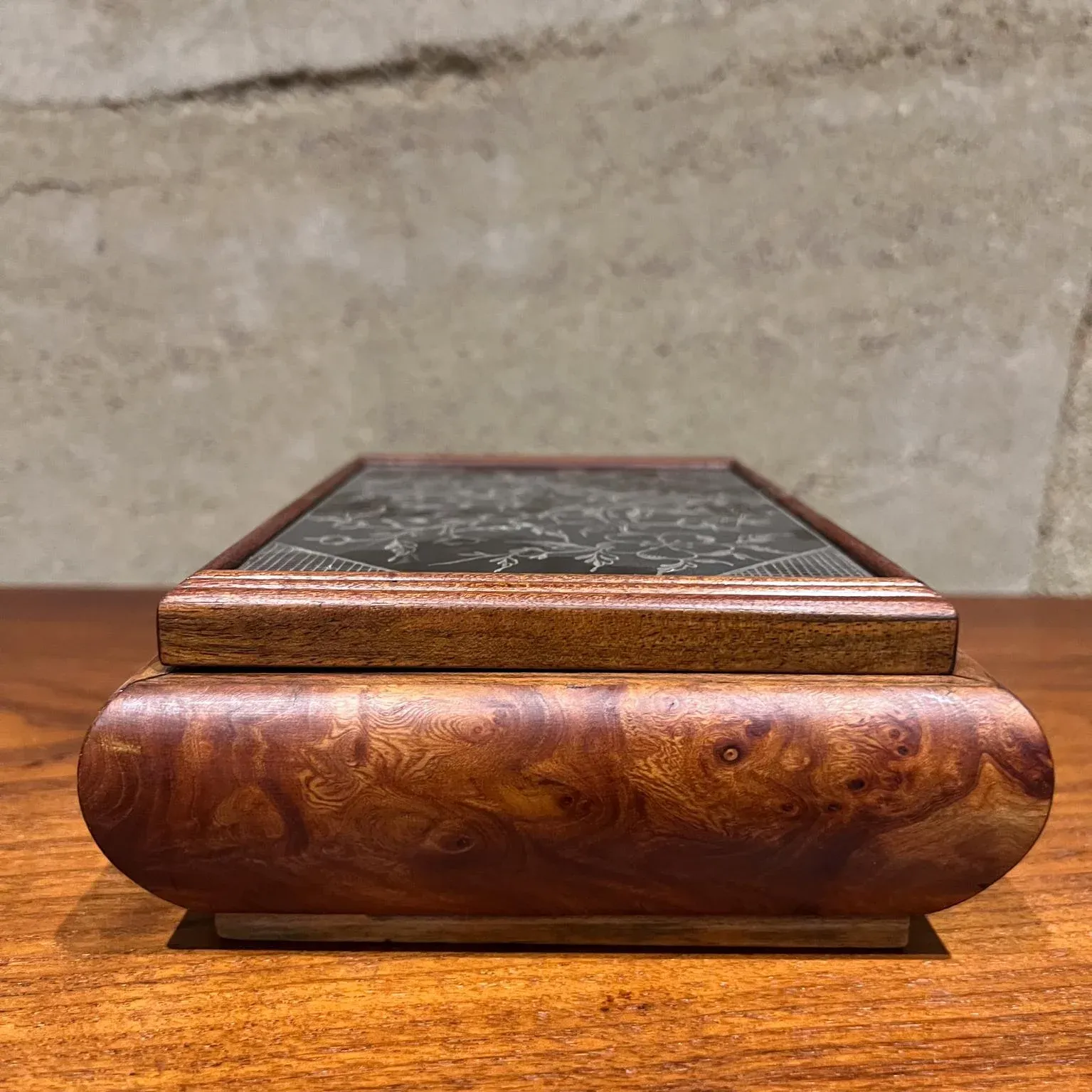 100％本物 Vintage Cigarette Dispenser Burlwood Box | Chairish スノーボード