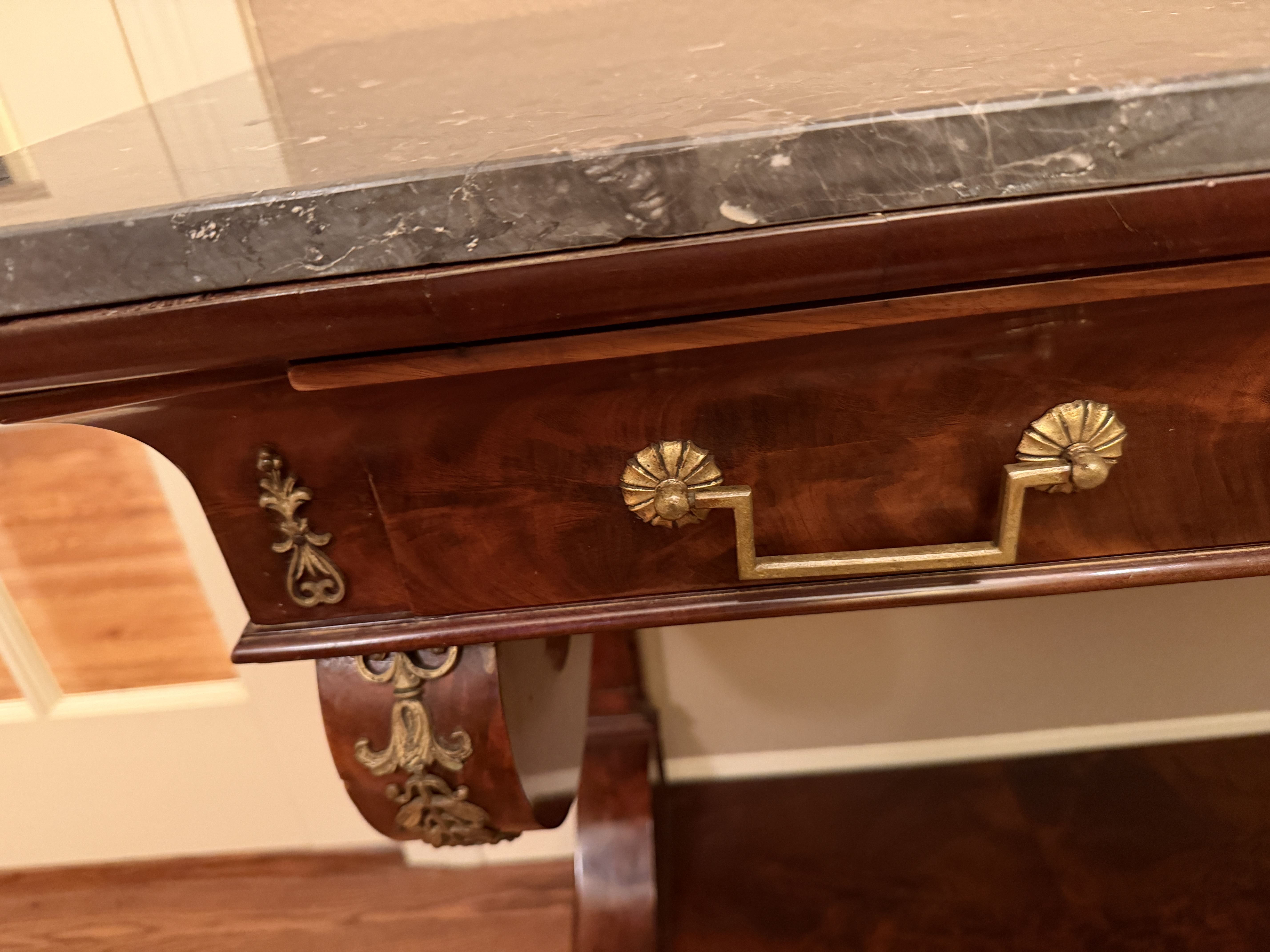 Console Large French Empire (C1800-1830) Grey Marble Top With Light Veining - Magohany Veneer Wood Gilt Bronze
