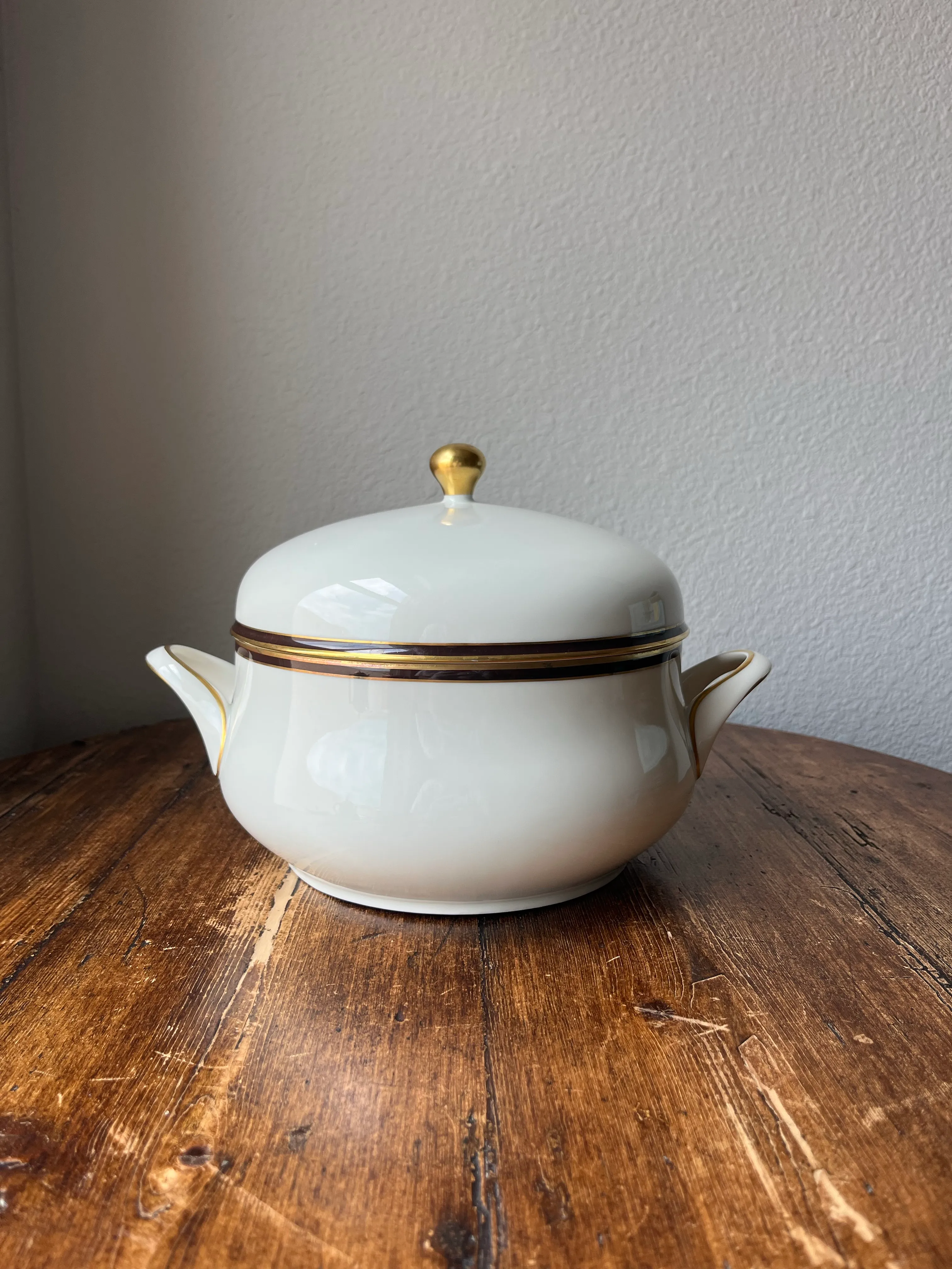 1980s Hutschenreuther Olivia 63 Cream, Maroon and Gold Tureen With