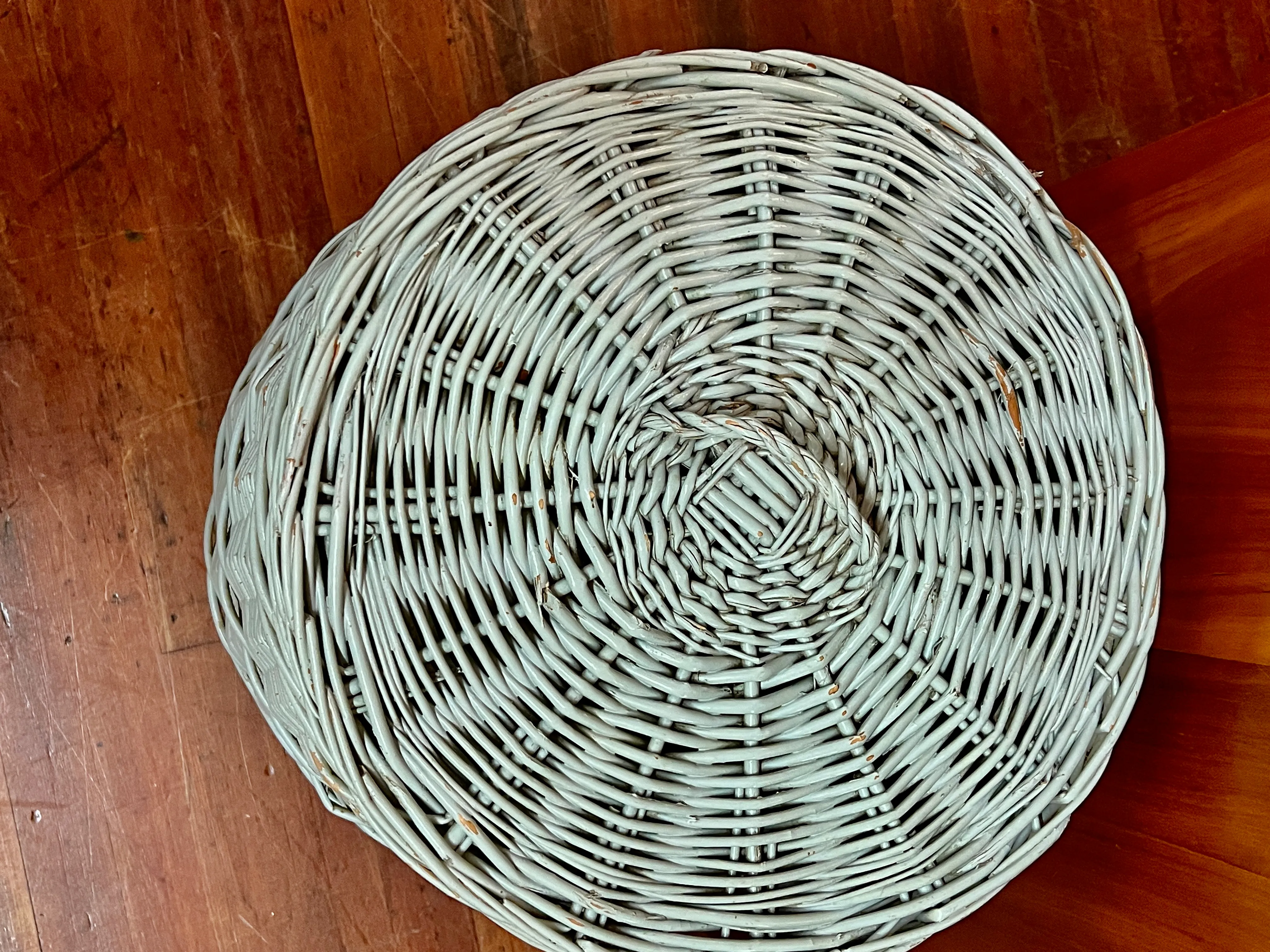 YOCK-YOCK in Clothes Basket ピーターラビット 19th Century Large Wicker Basket With Lid Original Robin Egg