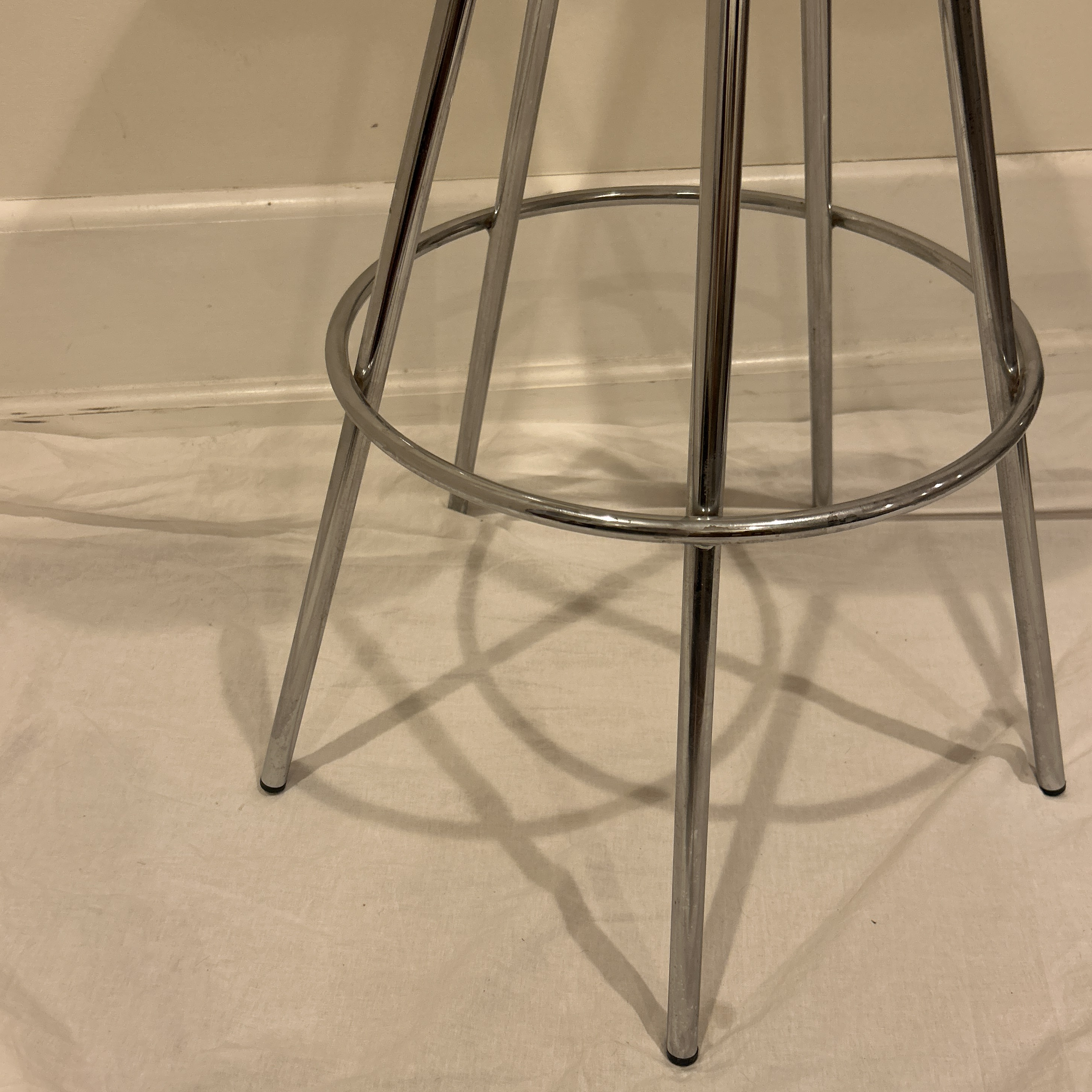 AMAT社　JAMAICA STOOL knoll-amat-jamaica-stool-4127.jpeg