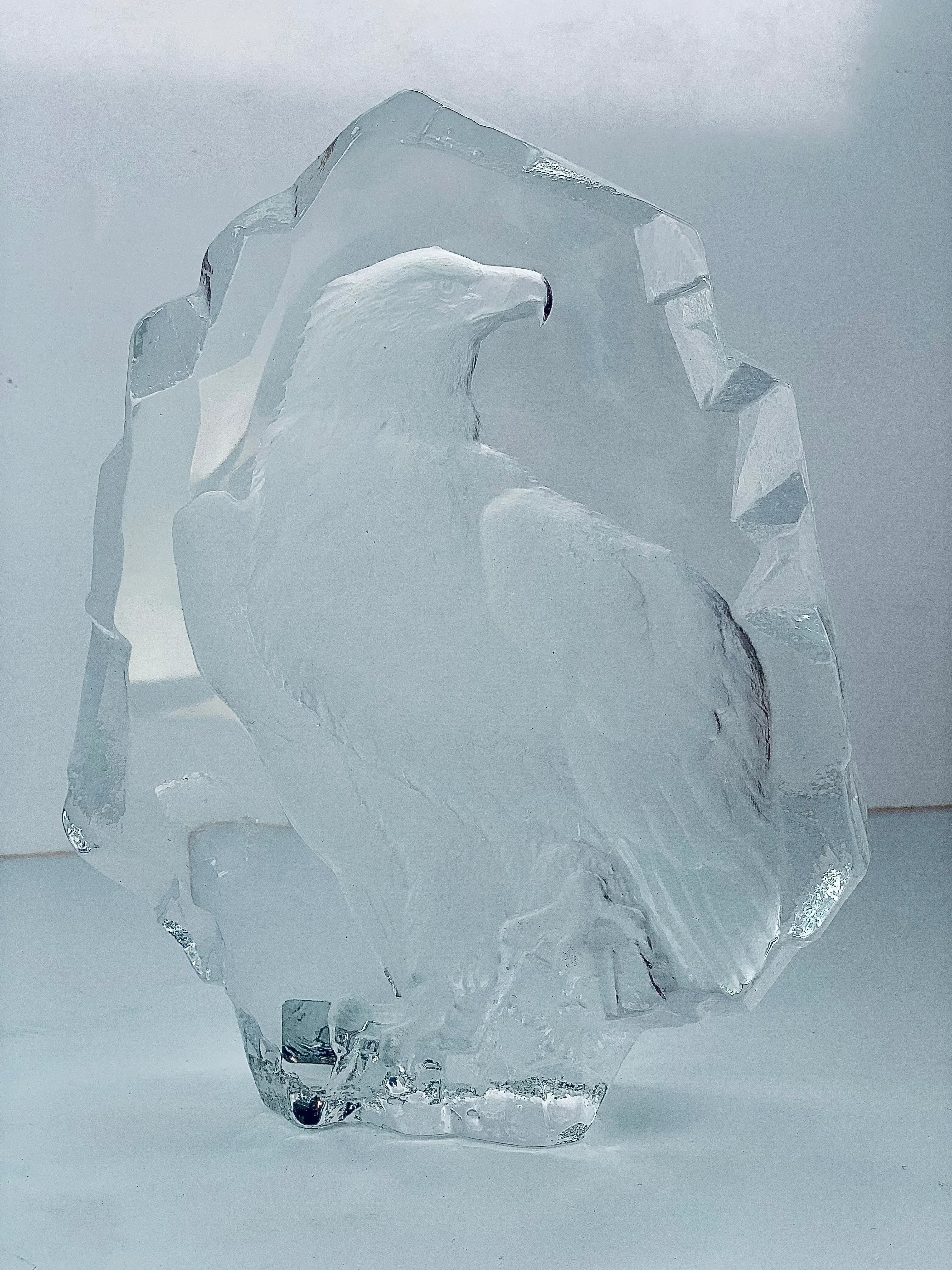 Mats Jonasson Sweden Carved Lead Crystal Sculpture EAGLE