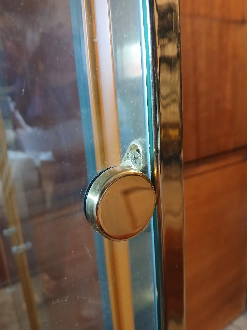 1980 Brass and Glass China Vitrene Display Cabinet, Manner of Mastercraft main image 3