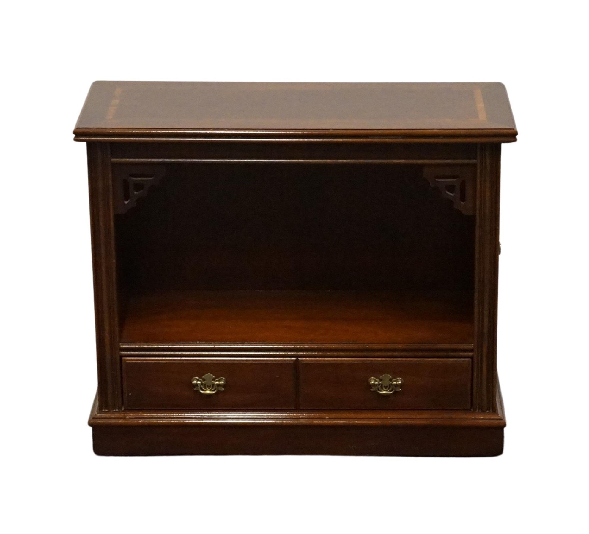 Lane Furniture Bookmatched Banded Mahogany Traditional Style 27