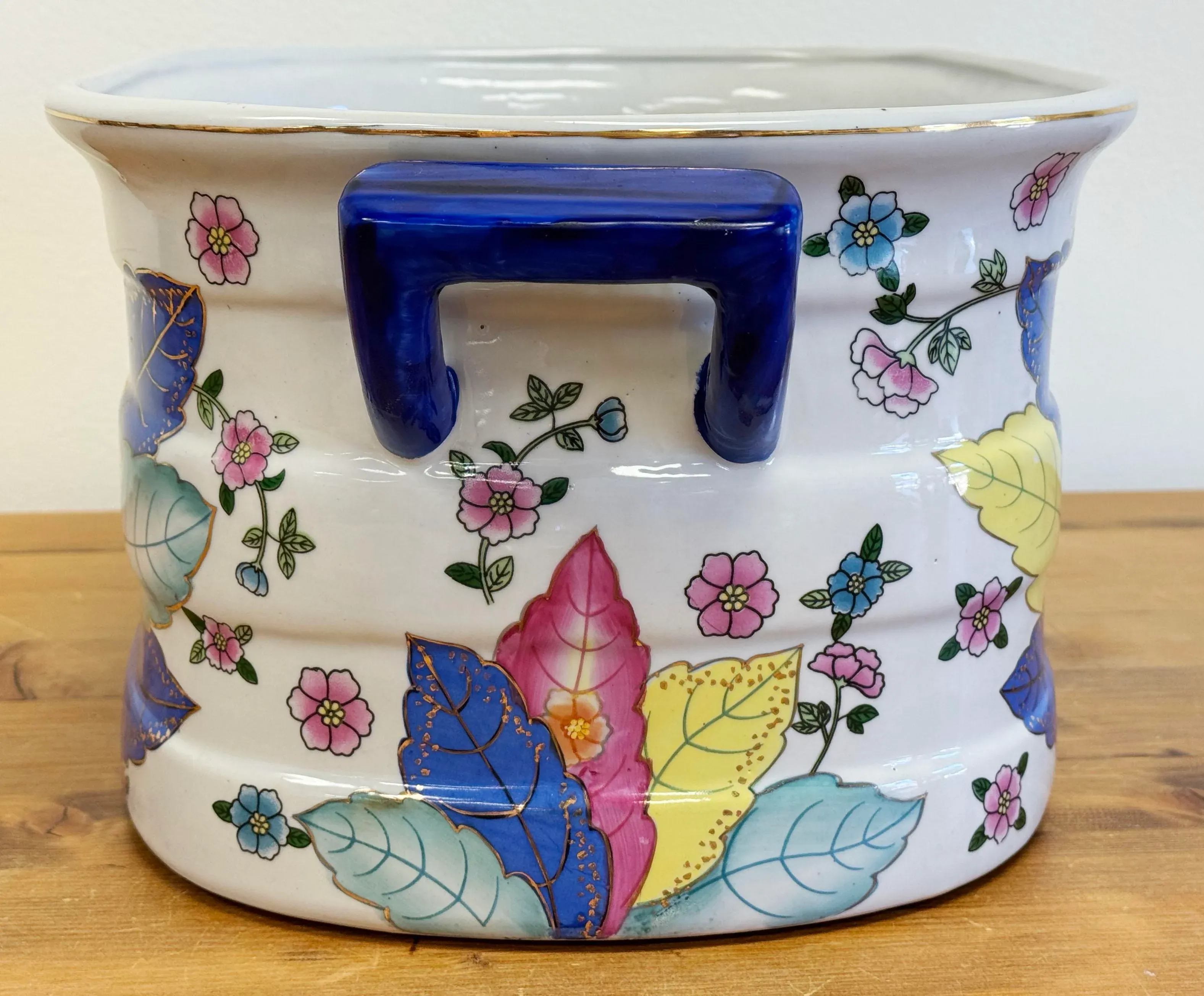 Large Ceramic Tobacco Leaf Motif Foot Bath or Planter