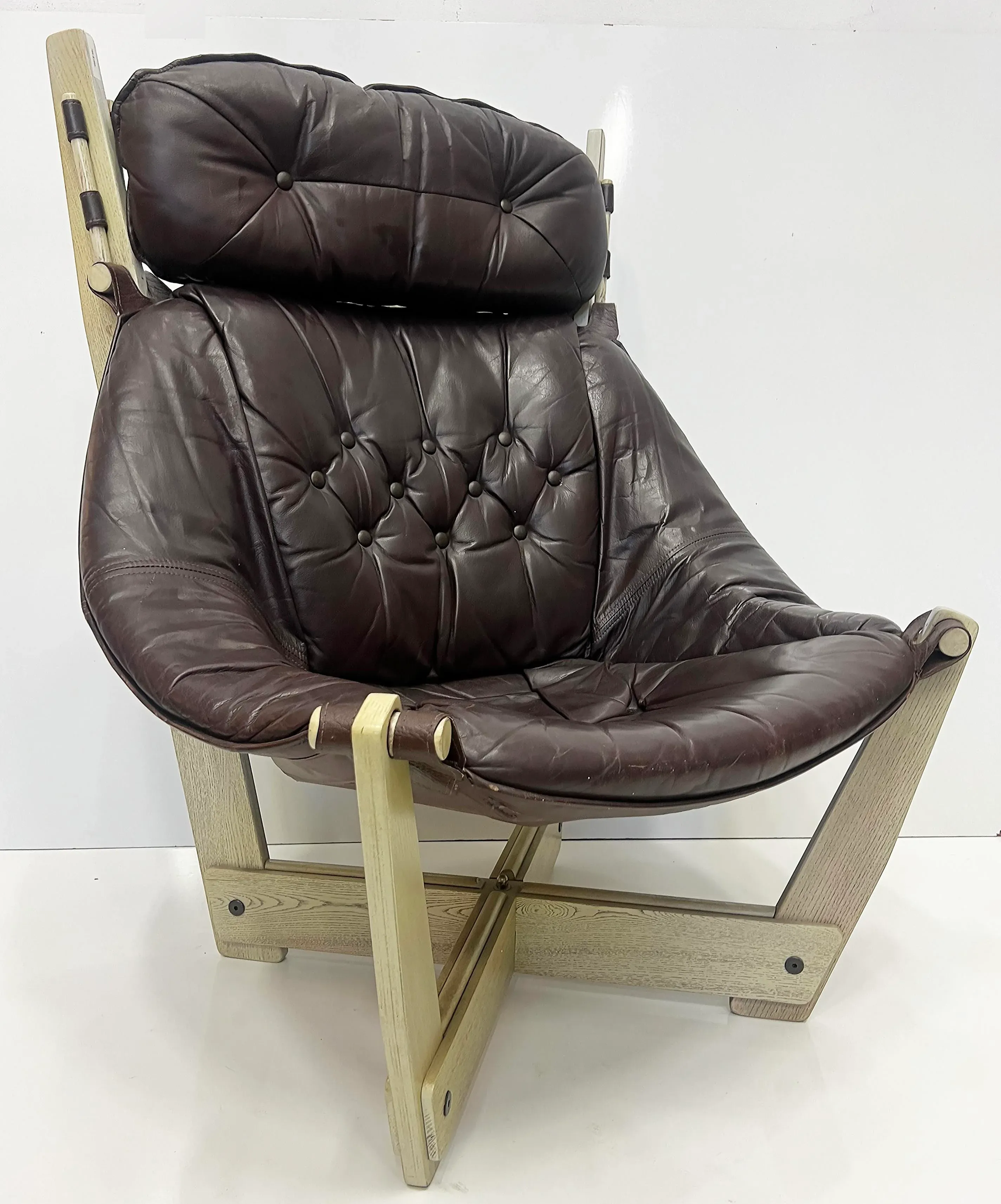 Vintage Luna Lounge Chair 　 Odd Knutsen Pair of vintage Luna chairs designed by Odd Knutsen