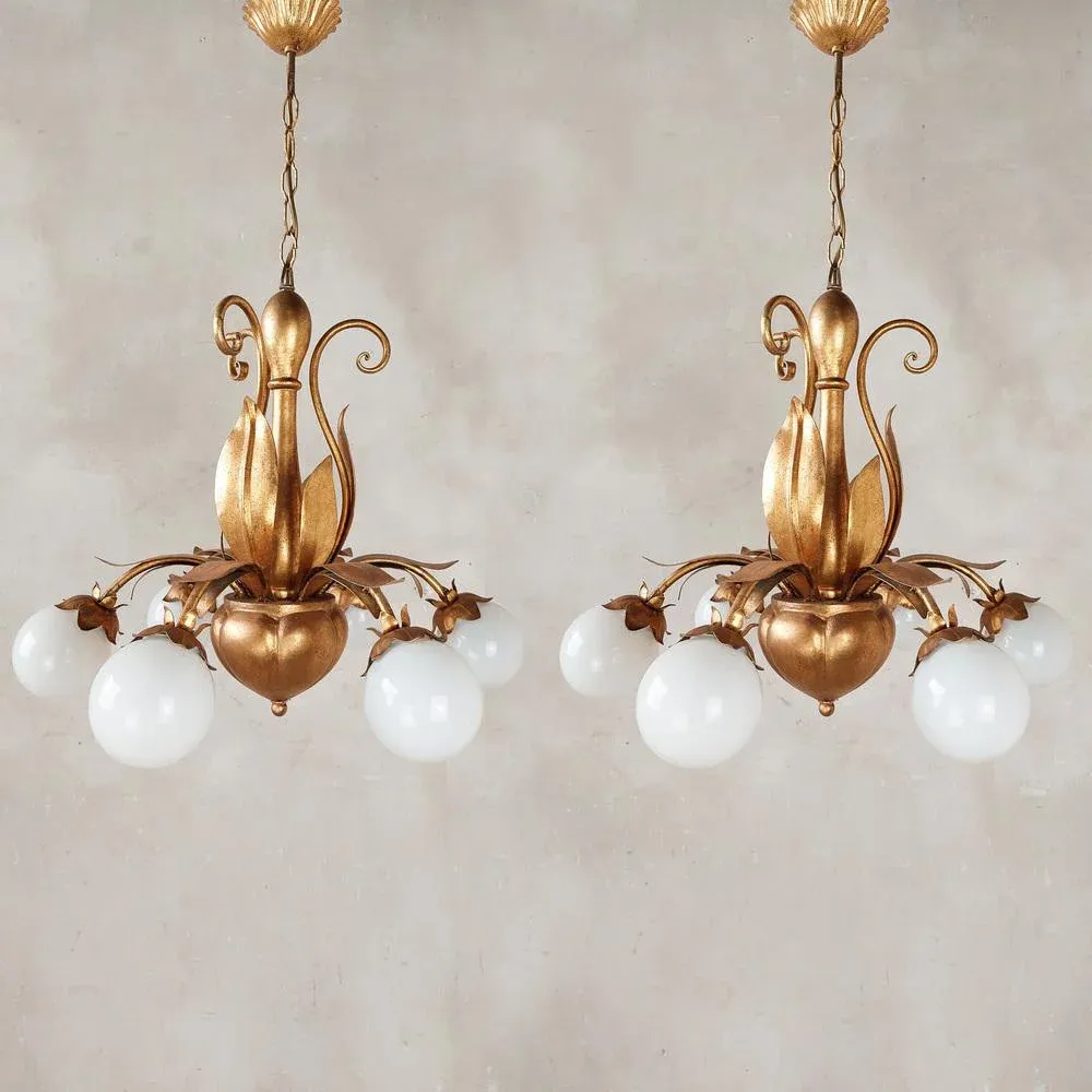 Bronze Dish from GAB Guldsmedsaktiebolaget, 1930sMid-Century Hollywood Regency French Gold Patinated Lamps with Leaves, 1960s, Set of 2