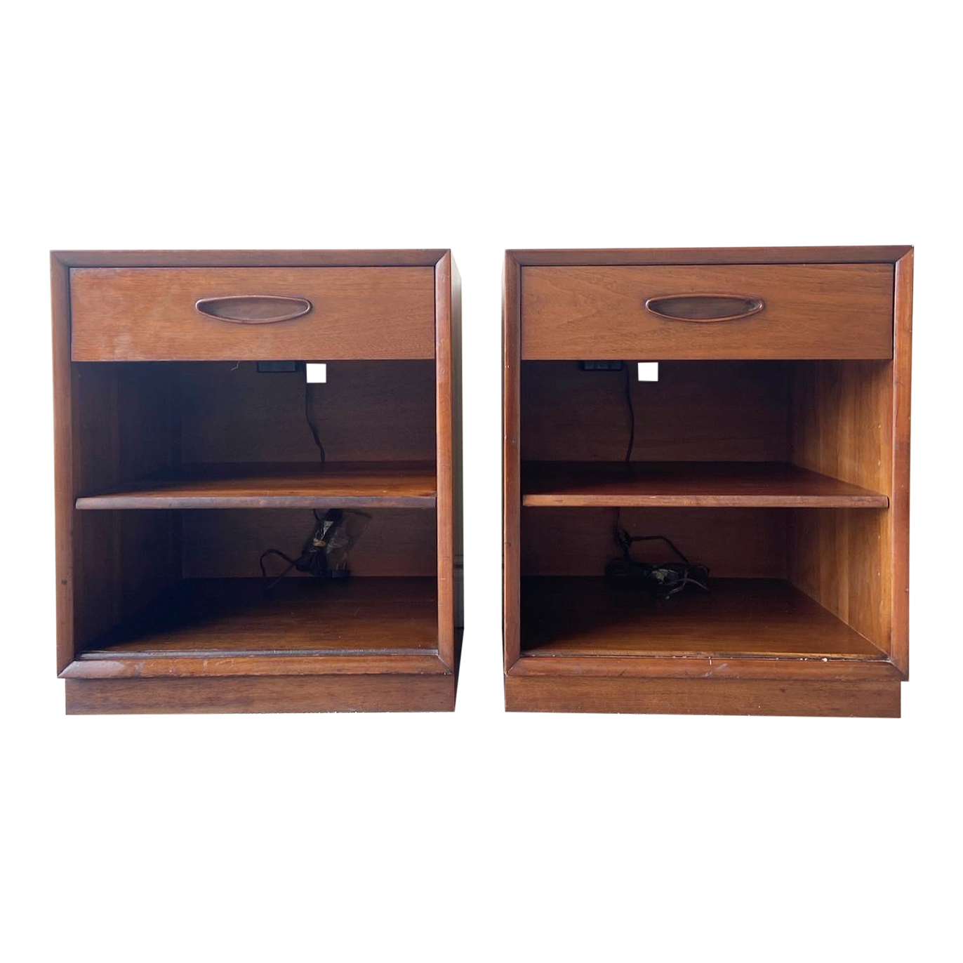 1960s Mid Century Modern Nightstands by Henredon a Pair Chairish