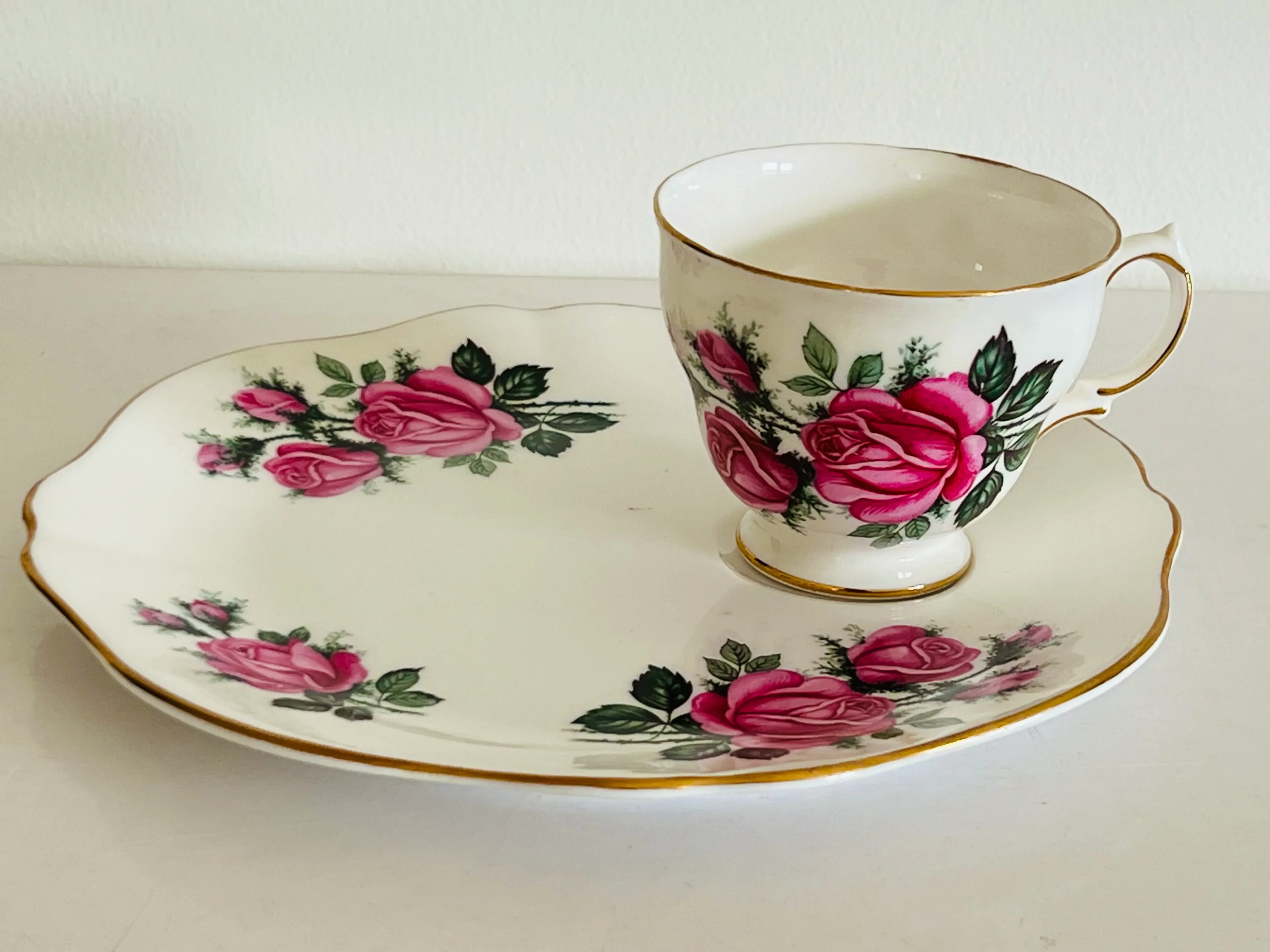 1960s Royal Vale England Rva23 Pink Roses Bone China Cup