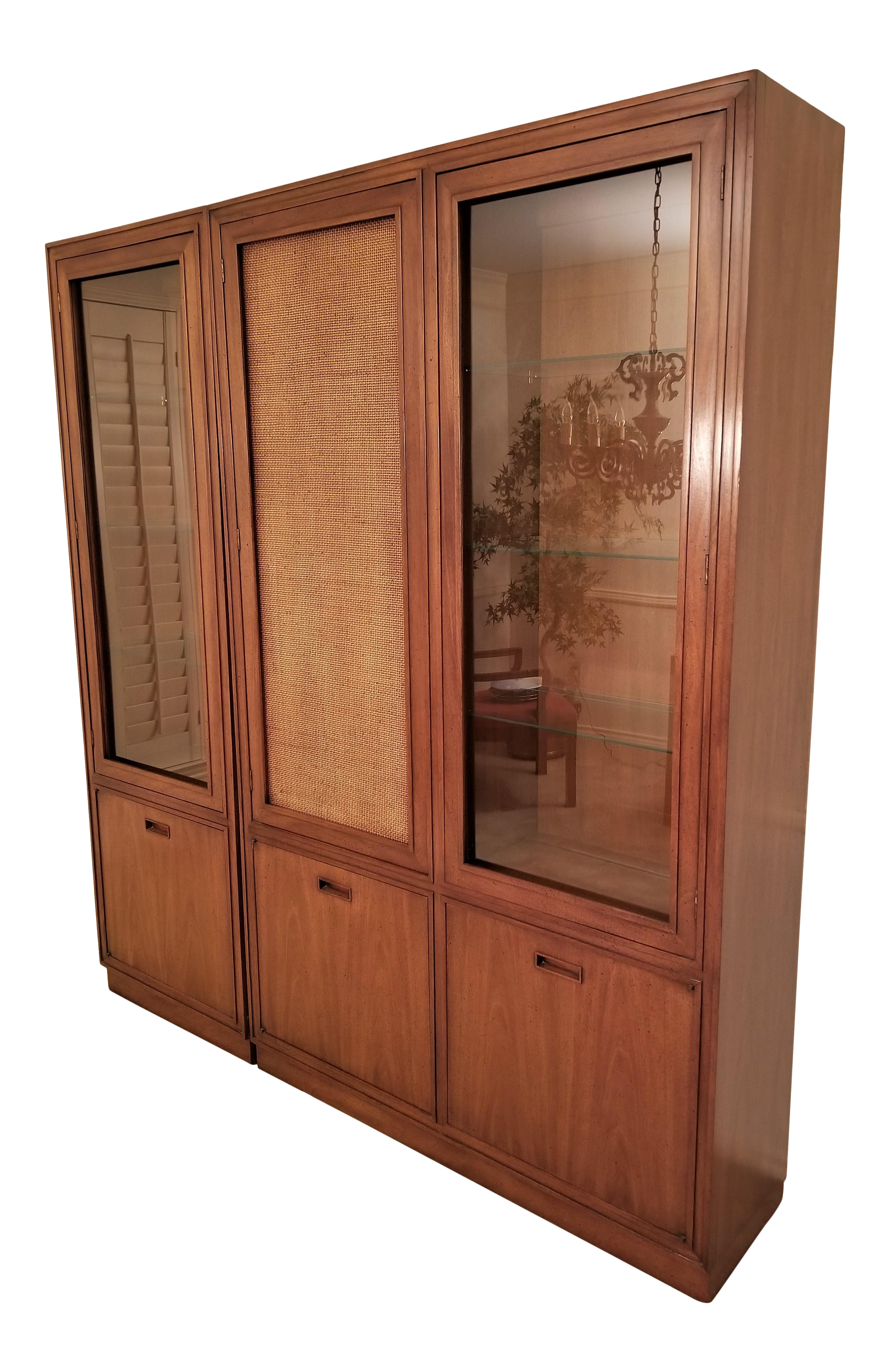 Mount Airy Furniture For John Stuart 1960 S Modern China Cabinet