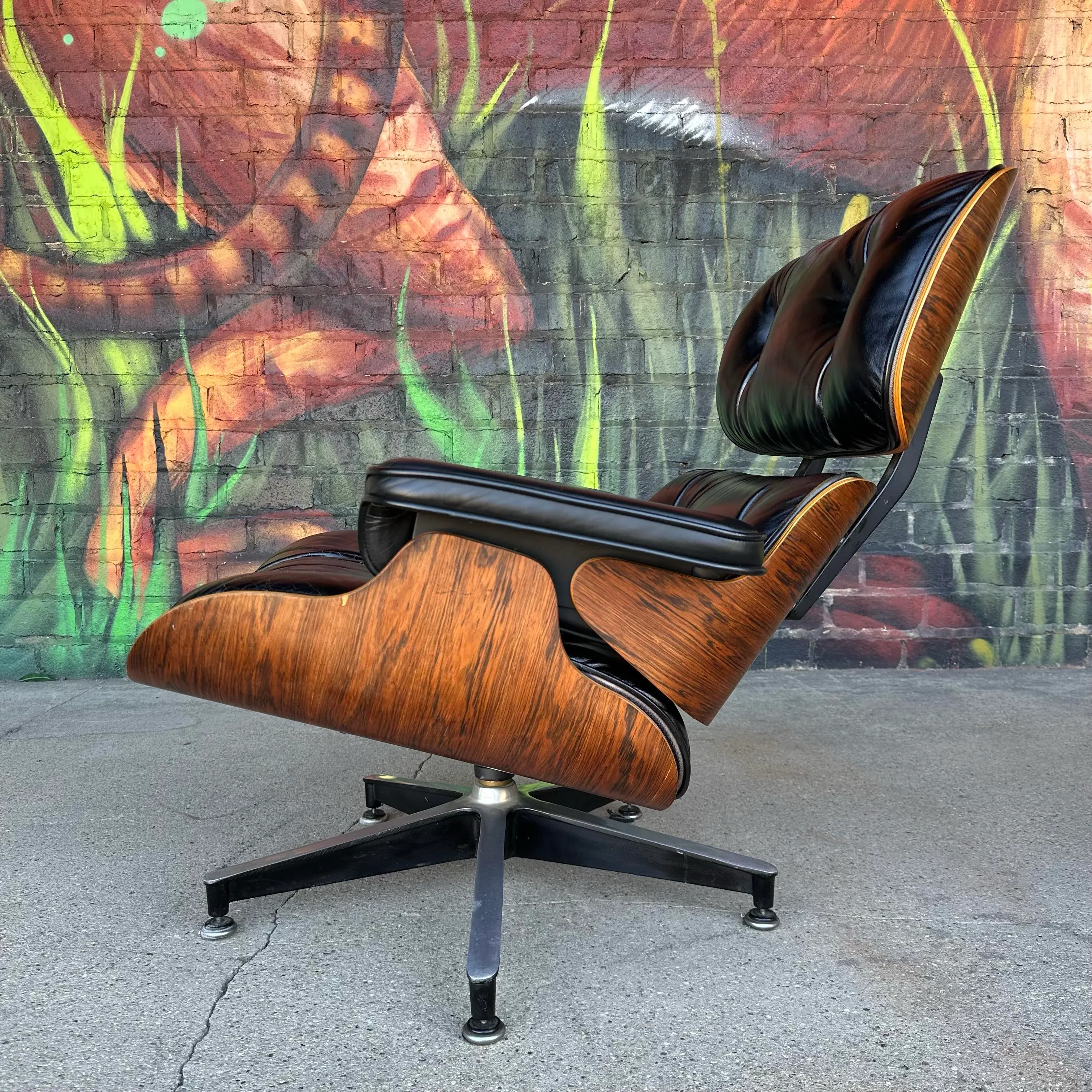 Original Mid-Century Rosewood Herman Miller Eames Lounge Chair and