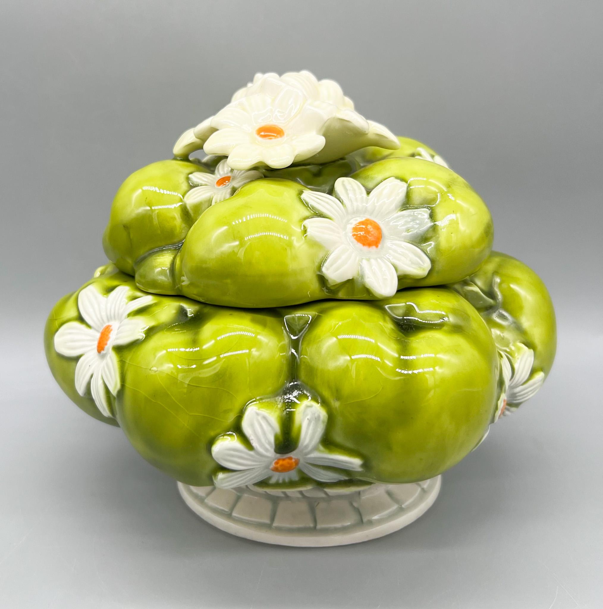 1967 Inarco Green Apple & Daisy Ceramic Covered Dish – Mid-Century