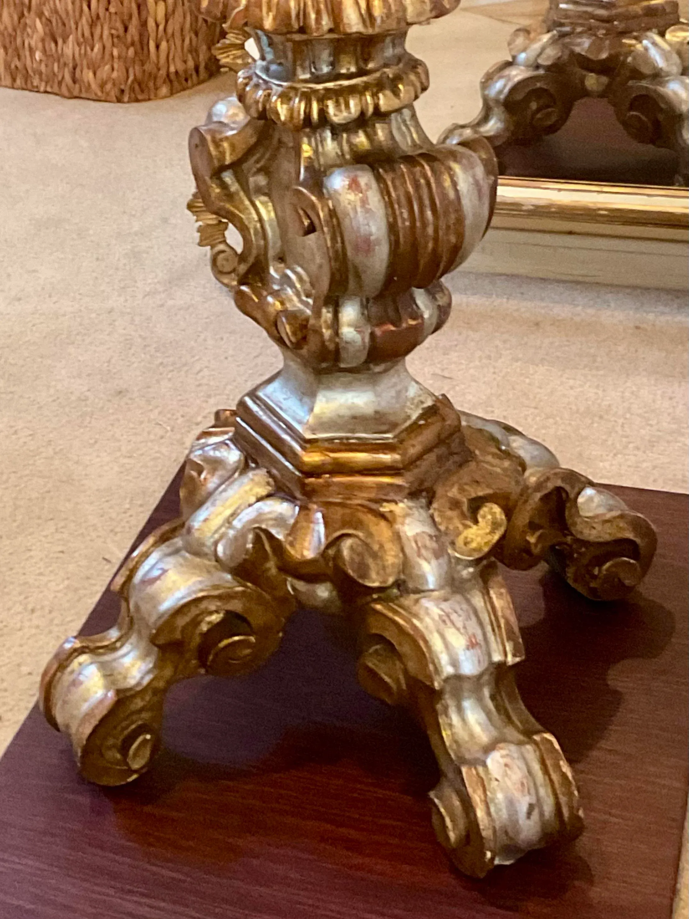 Early 20th Century Italian Hand Craved Pedestal Gilded With Gold and Silver Leaf