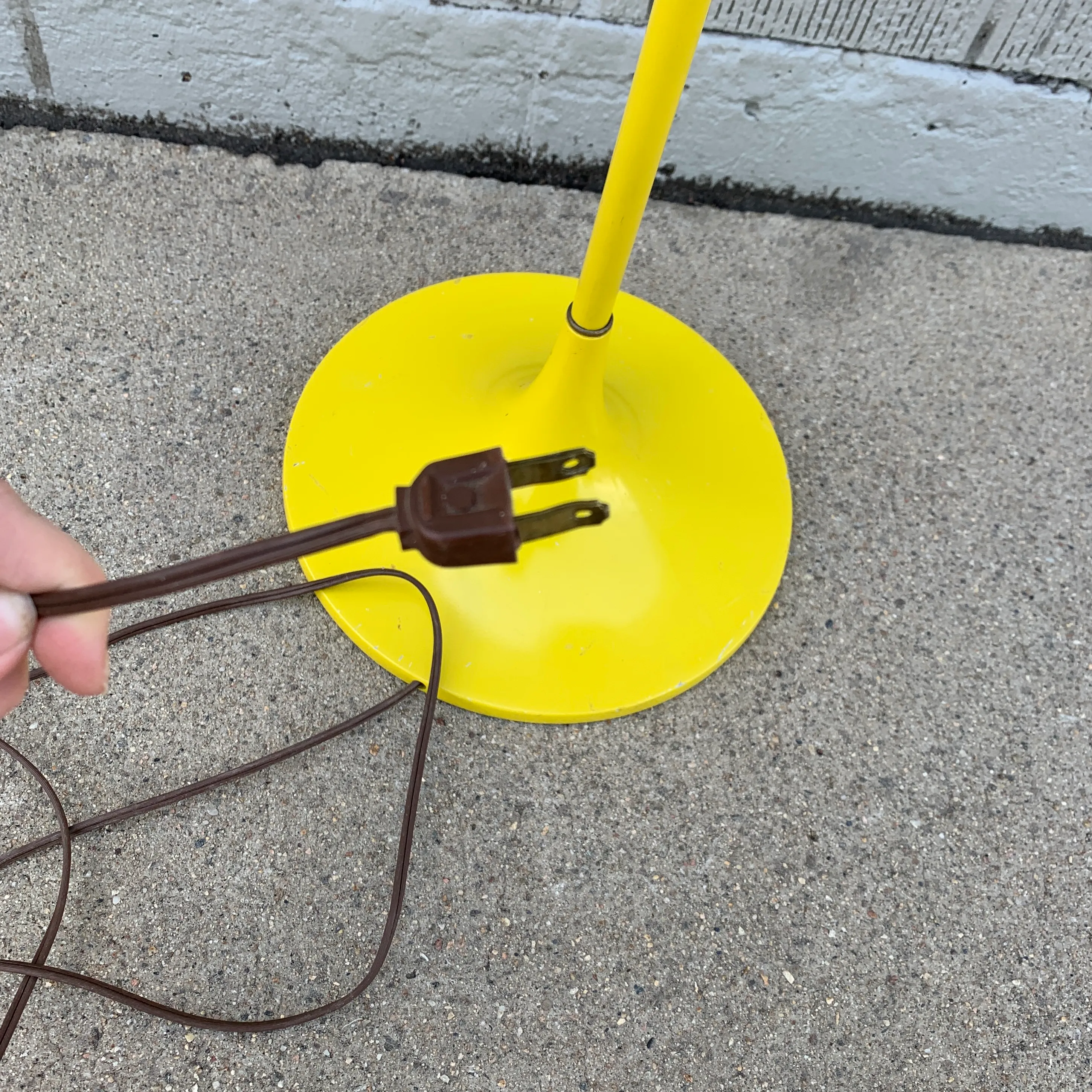 Mid 20th Century Mod Yellow Laurel Gooseneck Floor Lamp