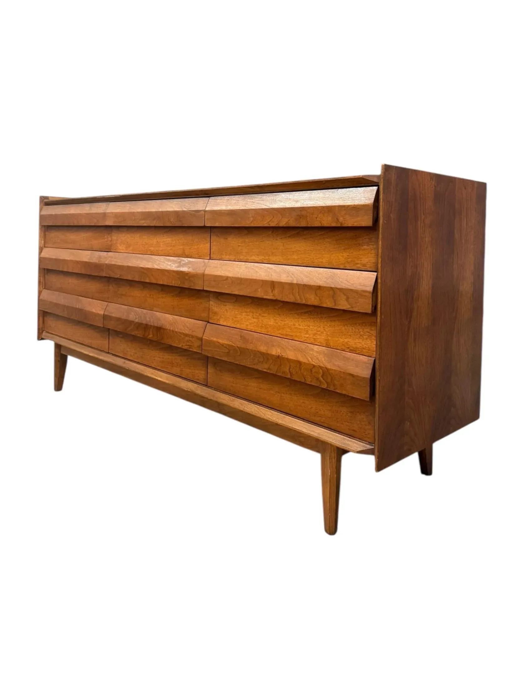 solid wood dresser vintage Nome 9-Drawer Farmhouse Storage Cabinet 7 Drawers style metal handles add a touch of classic refinement American Woodcrafters Providence Dresser in