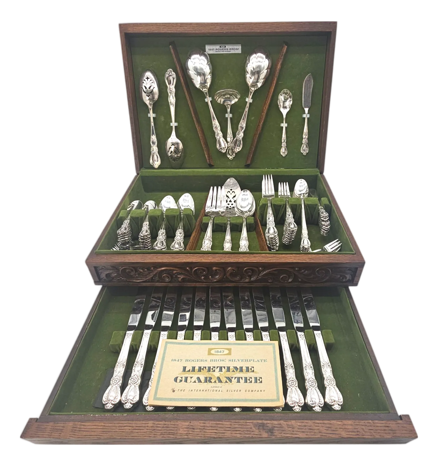 1847 Rogers Bros Grand Heritage Silverplate Flatware Set With Carved Box  120 Pc