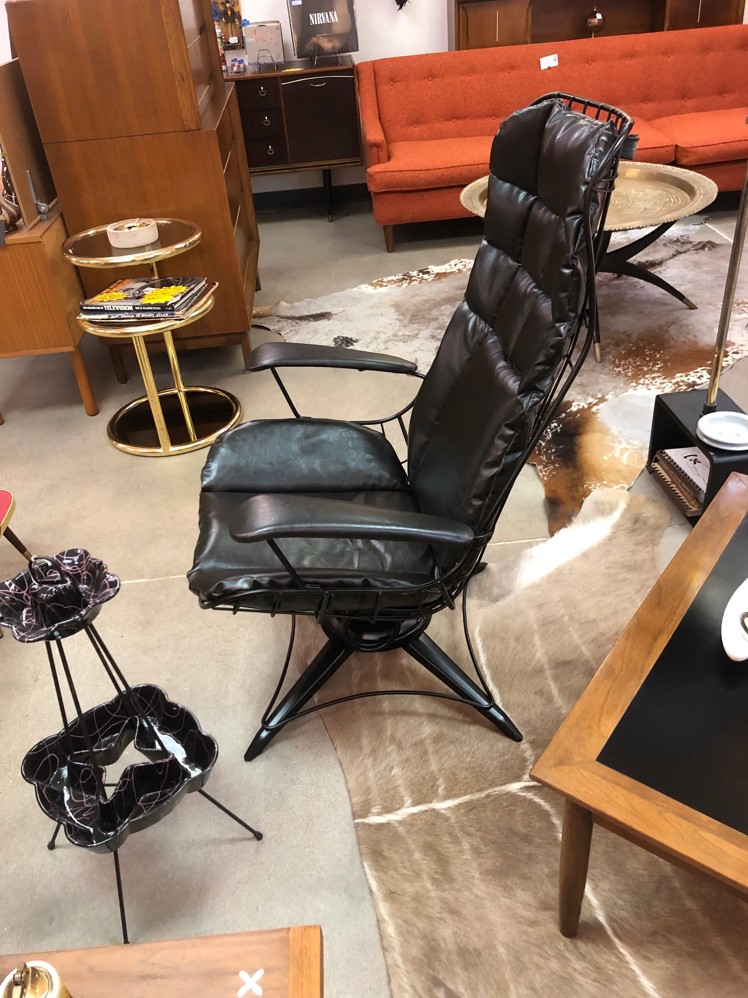 Sale ヴィンテージ  スピンドルレッグ　80’s ショートアームチェア 1960s Mid-Century Modern Swivel Rocker by Homecrest | Chairish