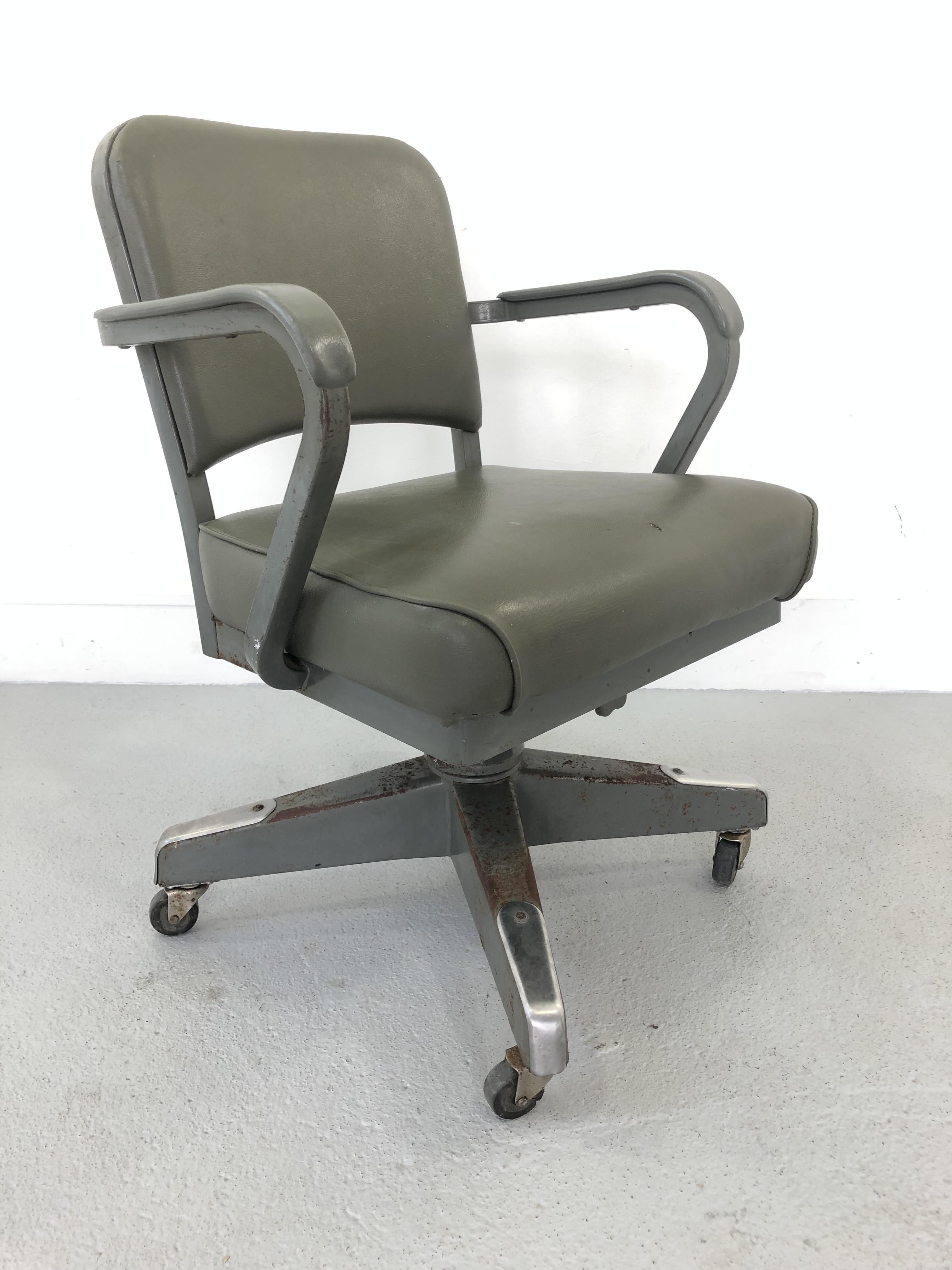 Aluminium Swivel Office Chair from Emeco 1950s Chairish