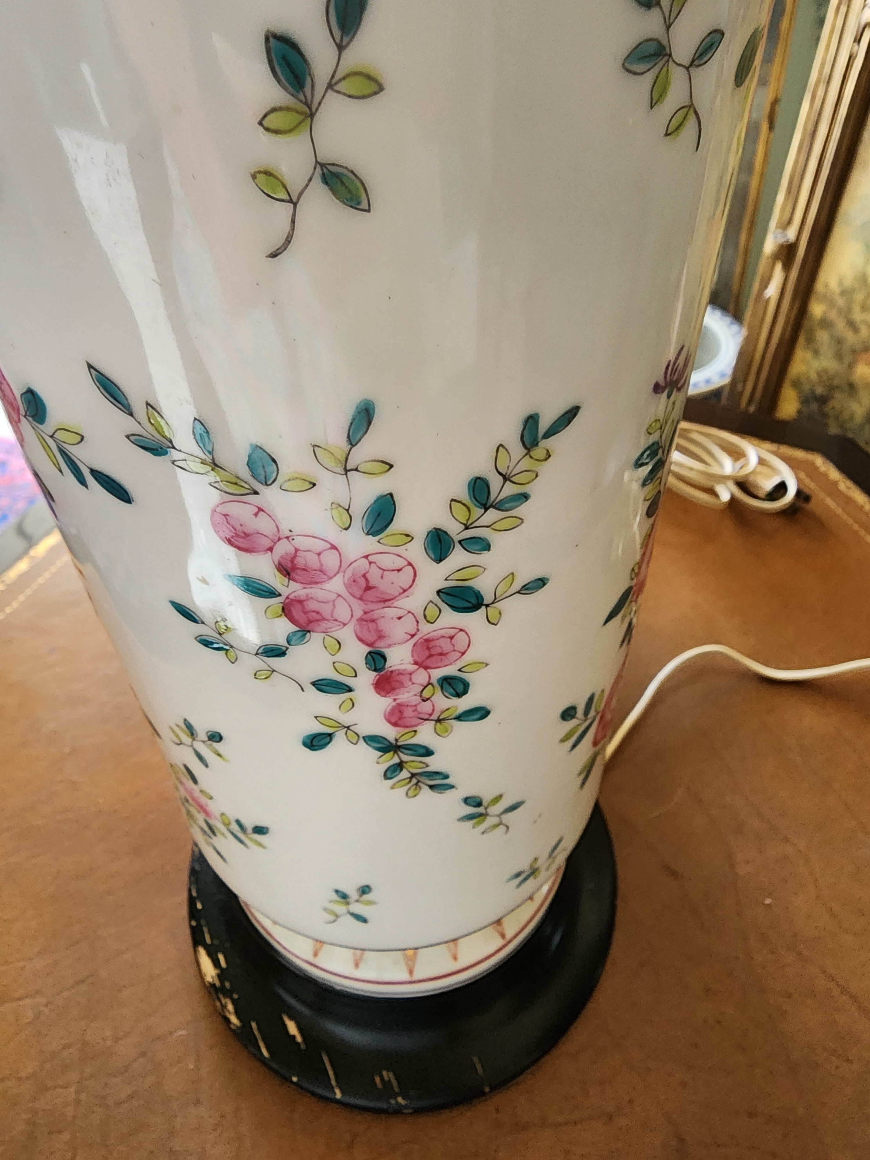エレナゴリナ　リトグラフ　1993年　90／100 Pair of Chinese Export Famille Rose Lamps | Chairish