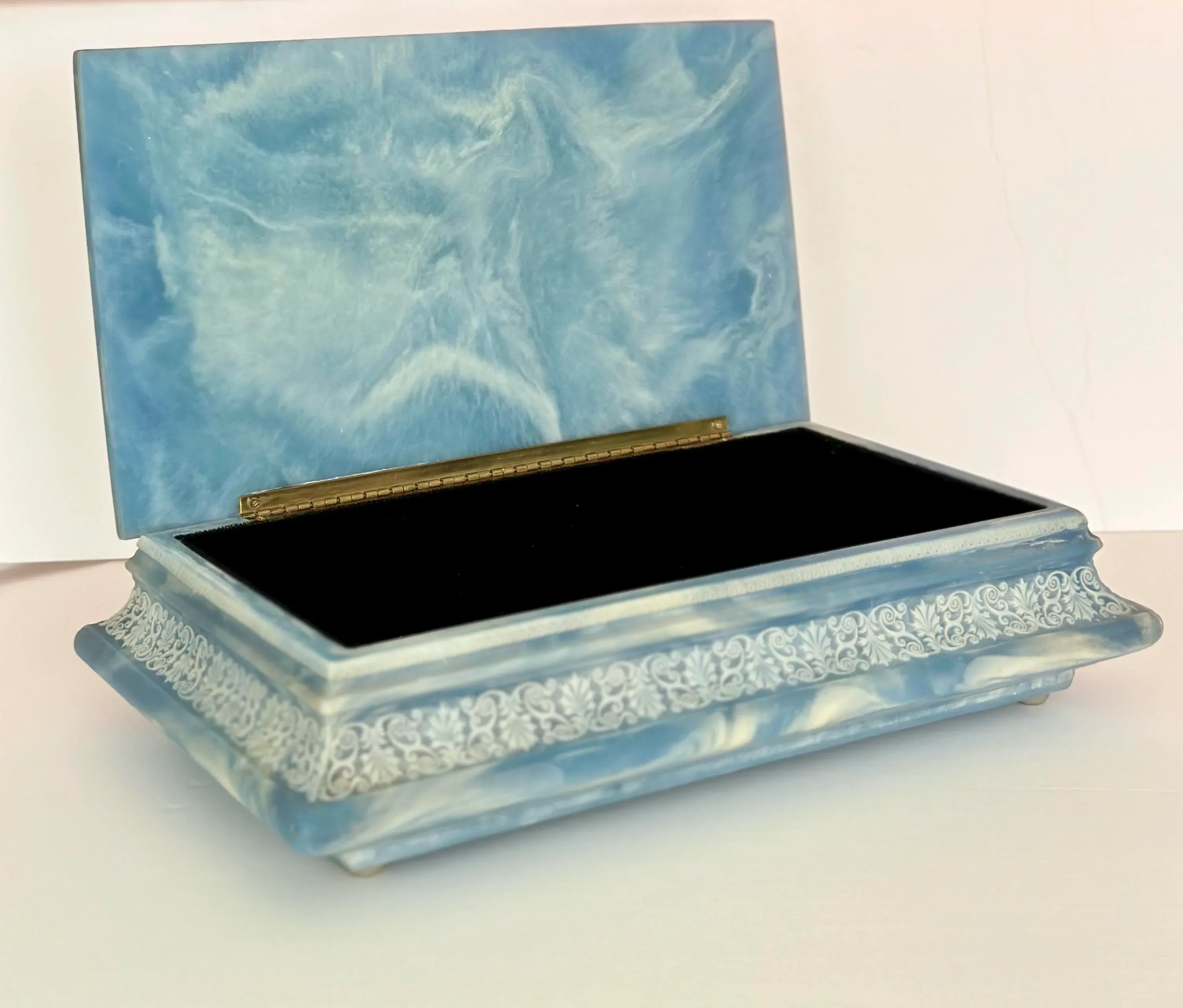 INCOLAY STONE　 ジュエリーボックス 1970s Incolay Blue Stone and White Rectangular Lidded Box | Chairish