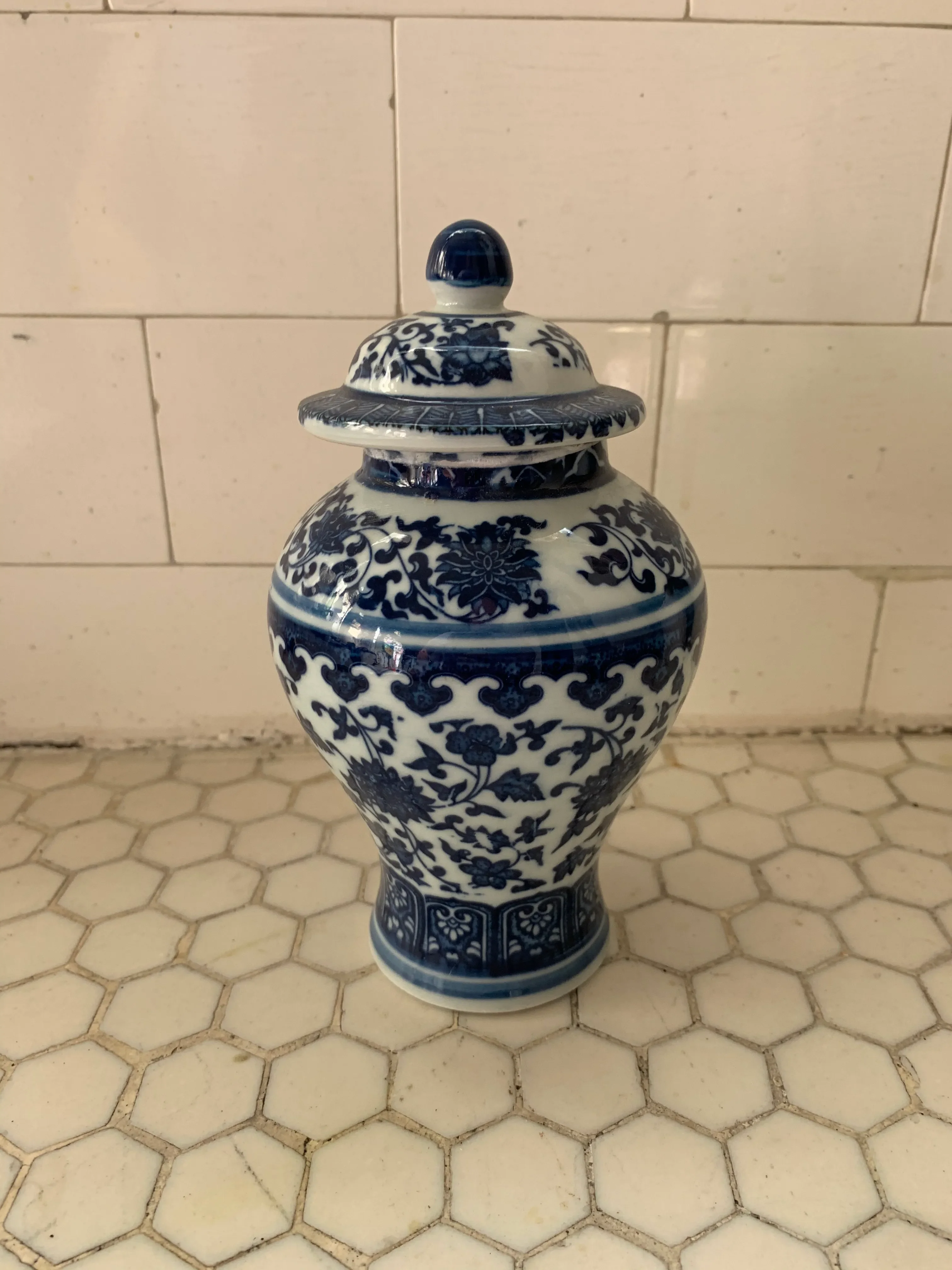 Blue & White Porcelain Floral Chinoiserie Vase Jar