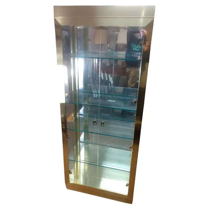 1980 Brass and Glass China Vitrene Display Cabinet, Manner of Mastercraft main image 4