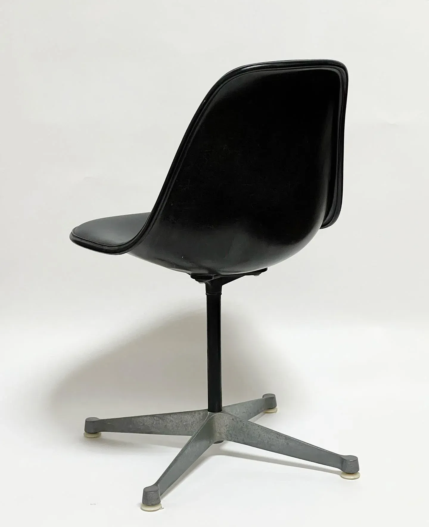 Mid Century 1967 Single Original Eames for Herman Miller