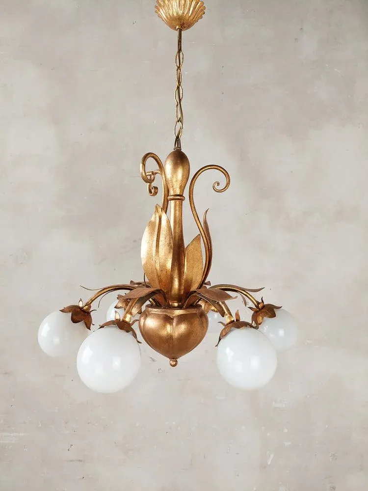 Bronze Dish from GAB Guldsmedsaktiebolaget, 1930sMid-Century Hollywood Regency French Gold Patinated Lamps with Leaves, 1960s, Set of 2