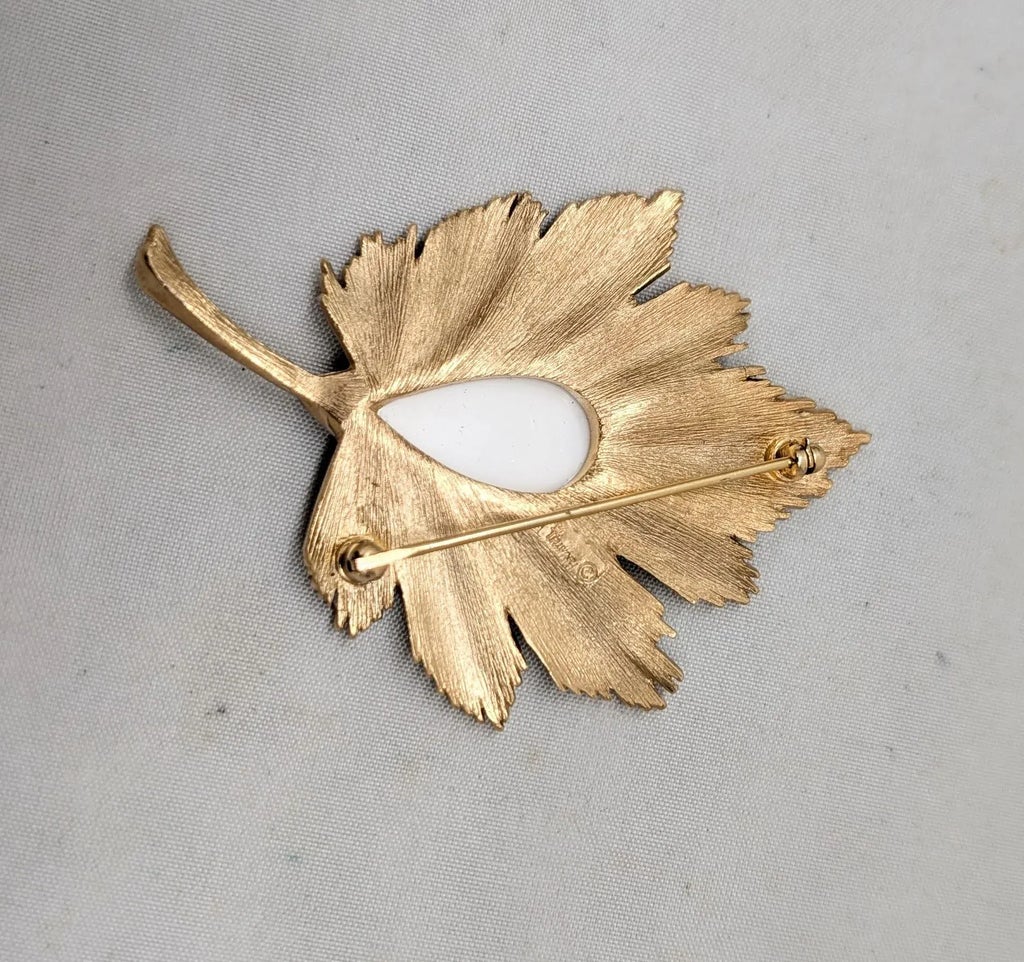 Vintage 1960s Signed Crown Trifari White Rhinestone Leaf Brooch  display picture 1