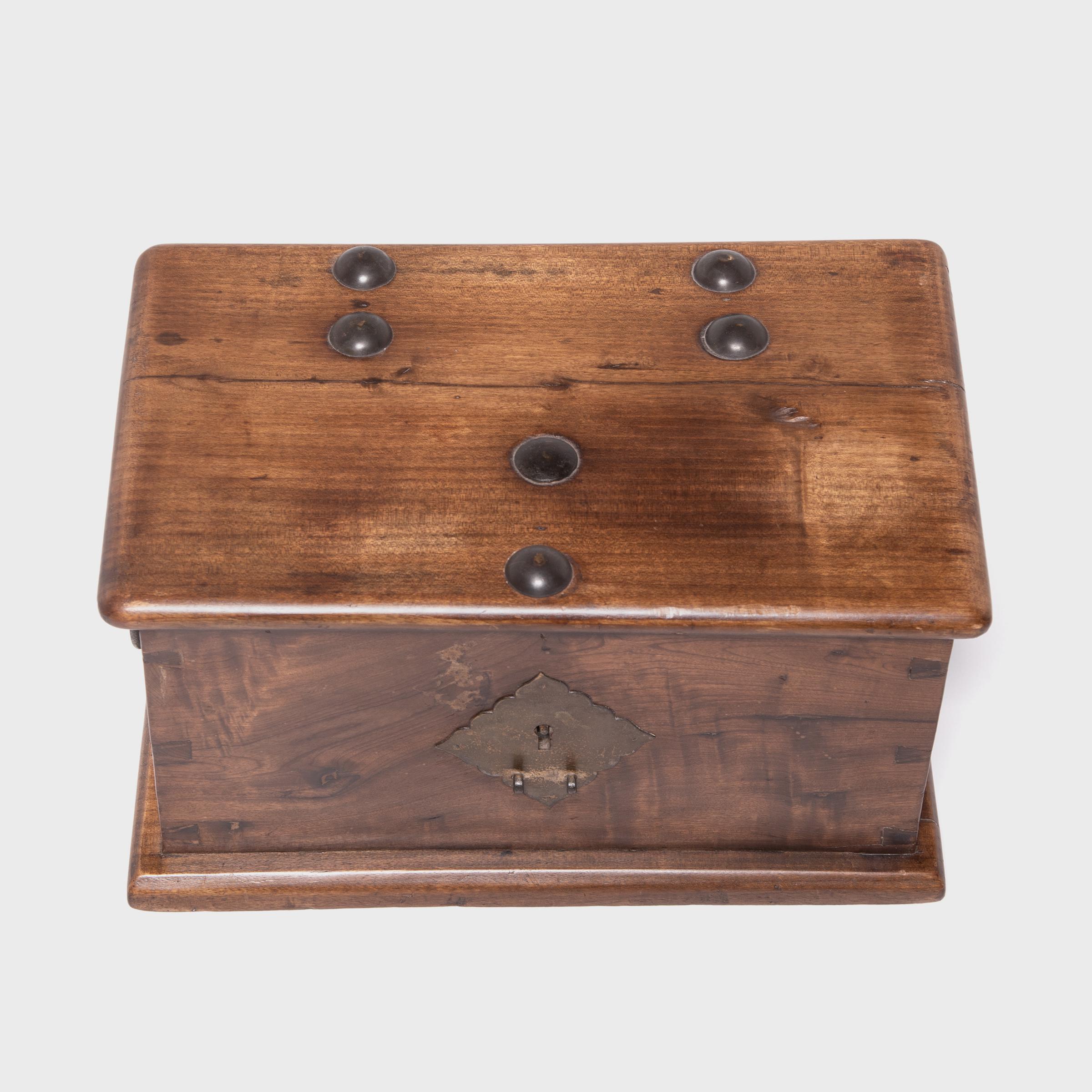 希少 Antique Wooden Object Antique Chinese Wood Brass Jewelry Box Cabinet 1880 Key Lock