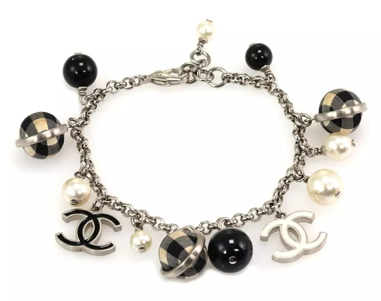 22864 - Chanel Pearls Black & White Checkered Beads C Logo