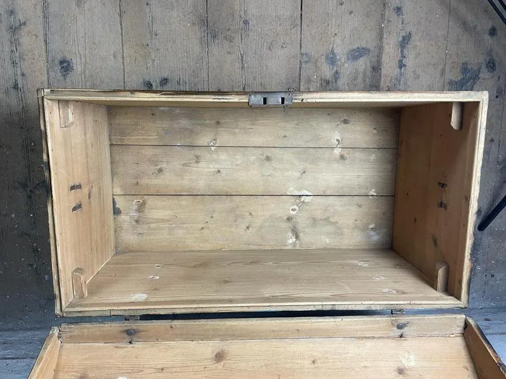 Vintage Chest in Spruce