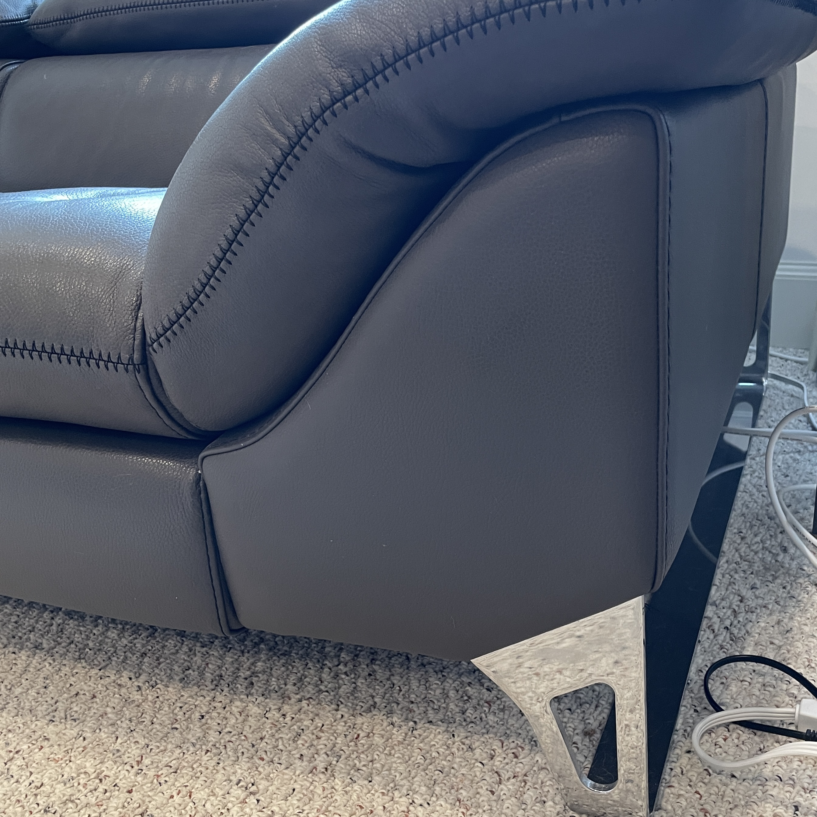 Roche bobois recliner sofa hotsell
