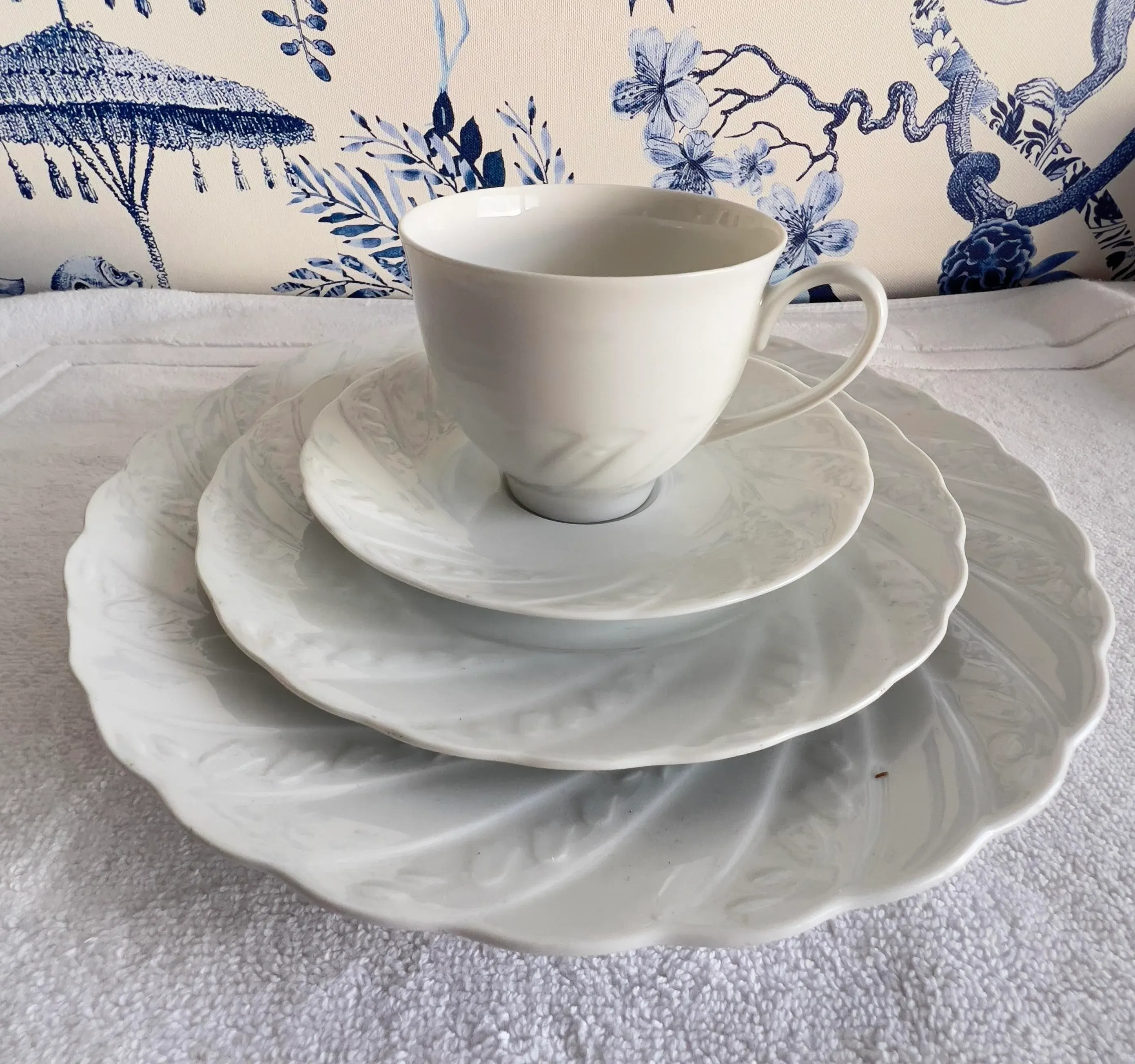 Mikasa White Lily of the Valley Japan Laj01 Dinner, Salad Plate