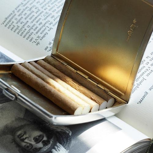 curved cigarette case in Perforated Silver with Gold Interior and Hinged Lid for sale at Pamono Antique Victorian Curved and Crested