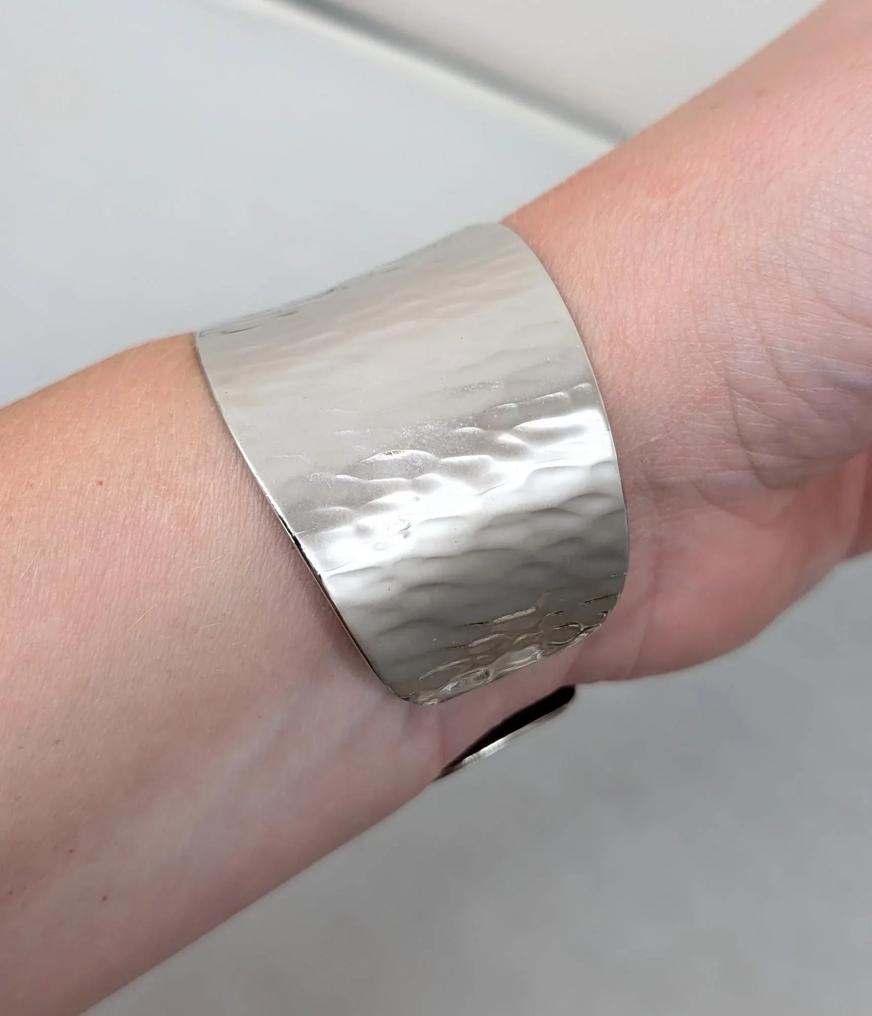 Vintage C1976 Signed Napier Rhodium Plated Wavy Cuff Bracelet