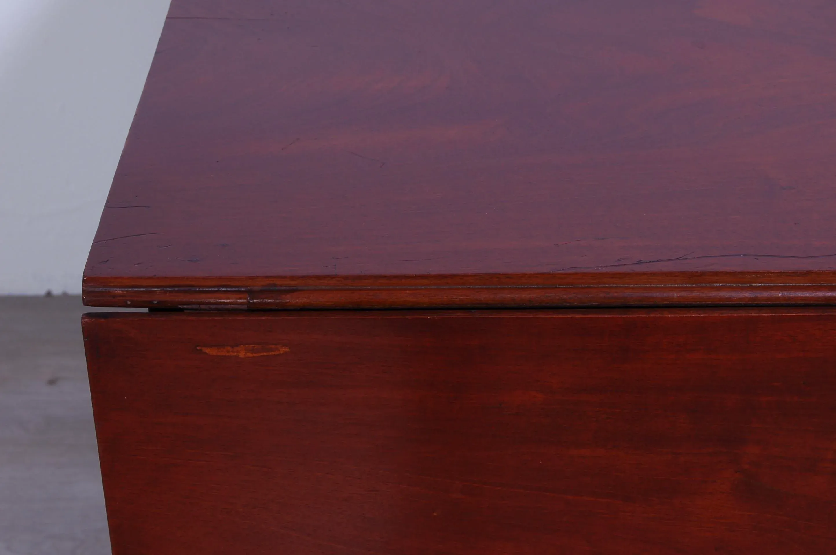 Vintage Console Table with Rectangular Bands